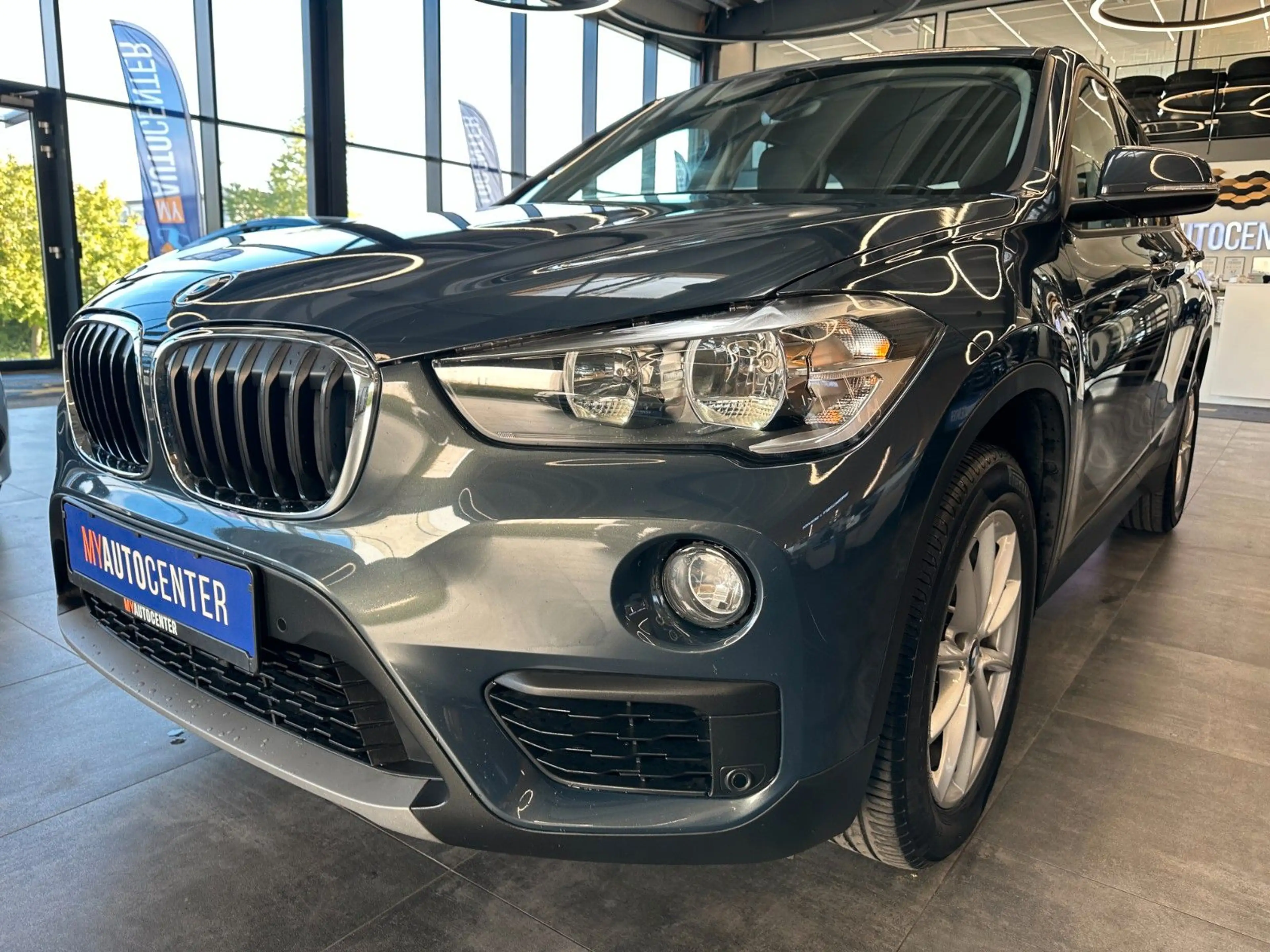 BMW X1 sDrive *TÜV 6/28*NAV*TEMPO*2-ZONEN*PDC(CAM)* — photo 4