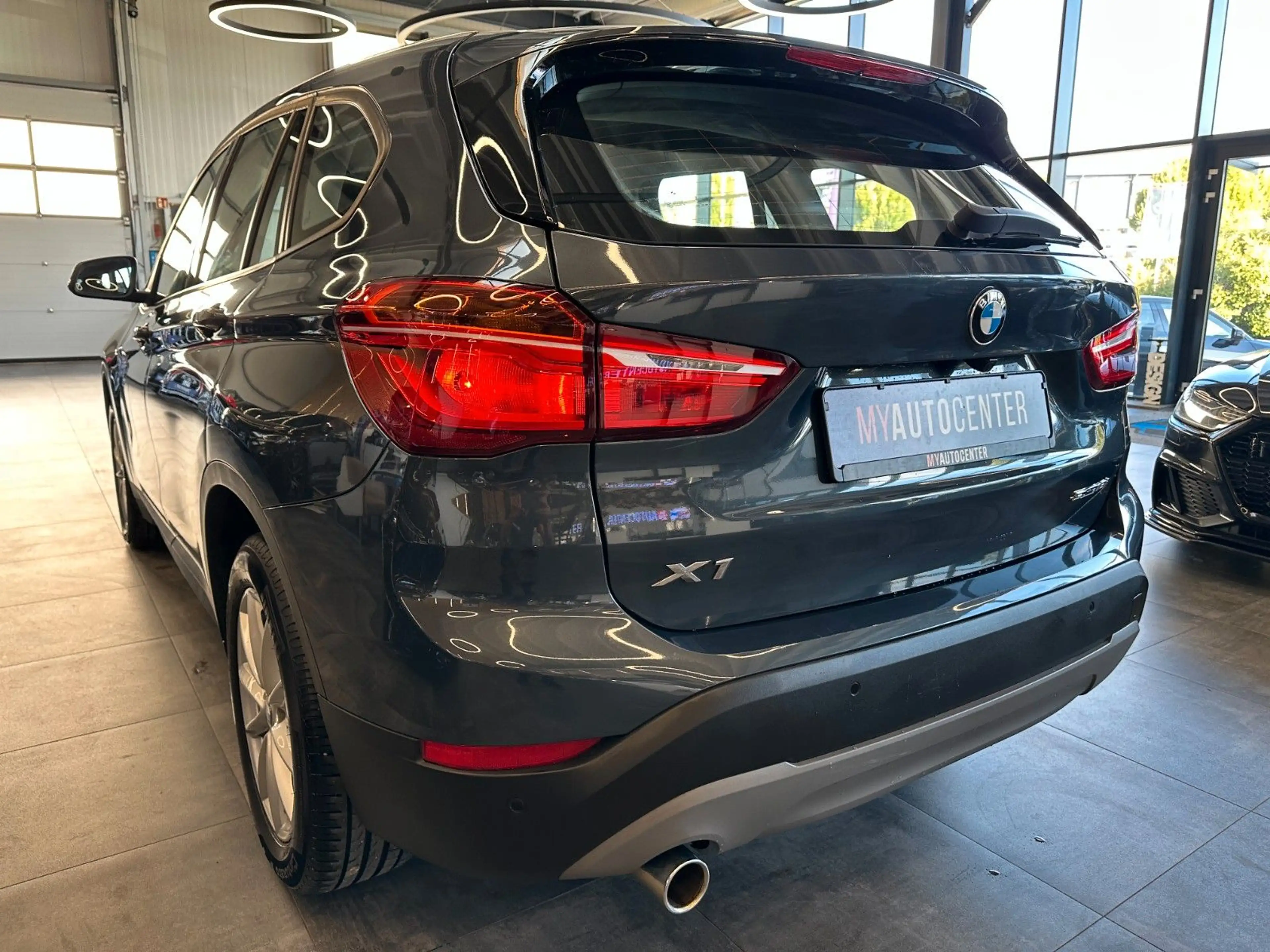 BMW X1 sDrive *TÜV 6/28*NAV*TEMPO*2-ZONEN*PDC(CAM)* — photo 5