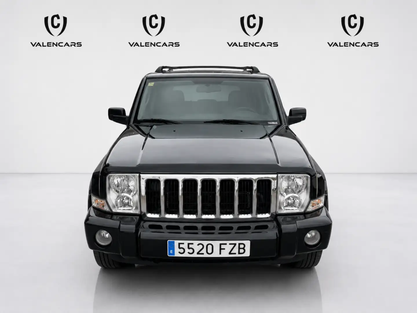 Jeep Commander 3.0CRD Sport Aut. Schwarz - 2