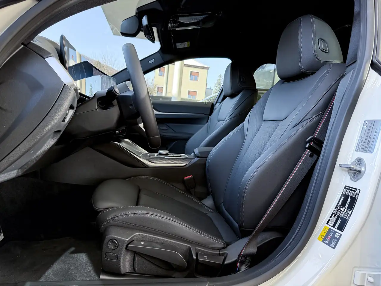BMW i4 2026 — фото 11