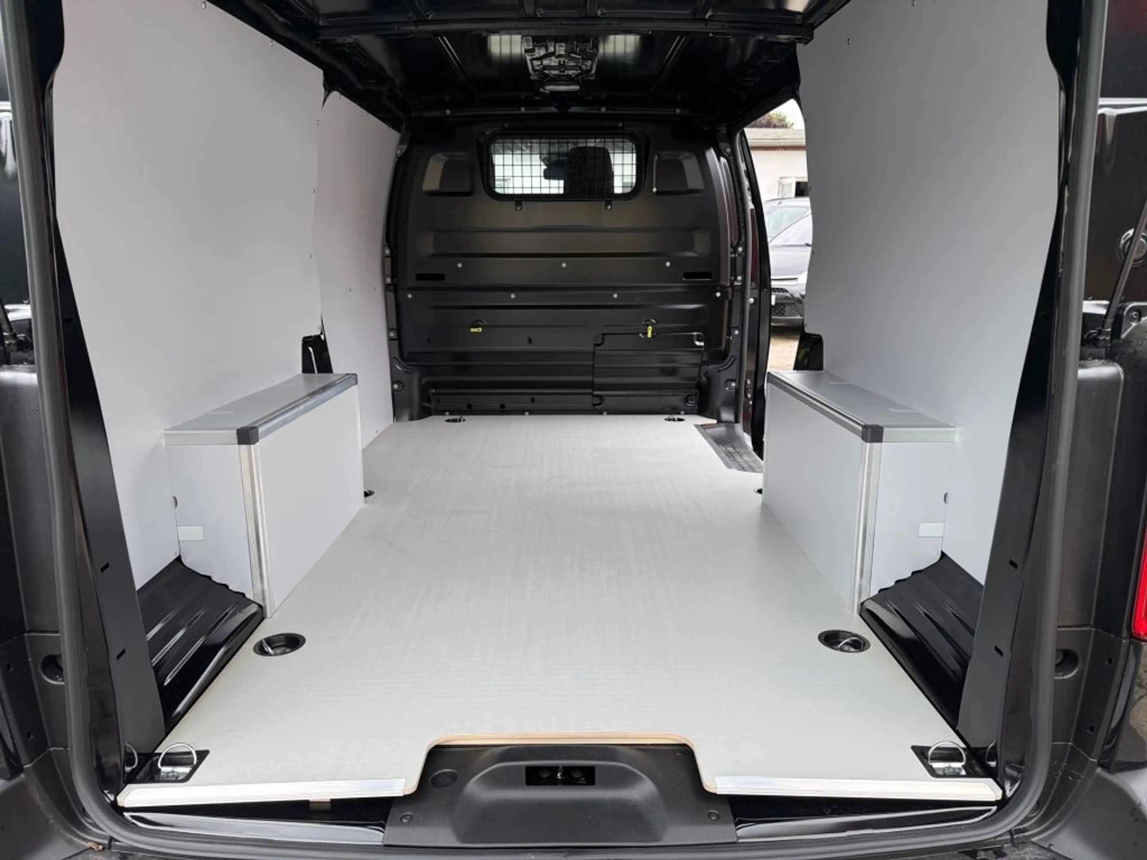 Citroen Jumpy 2.2 Diesel 150 XL S&S Autm. — photo 4