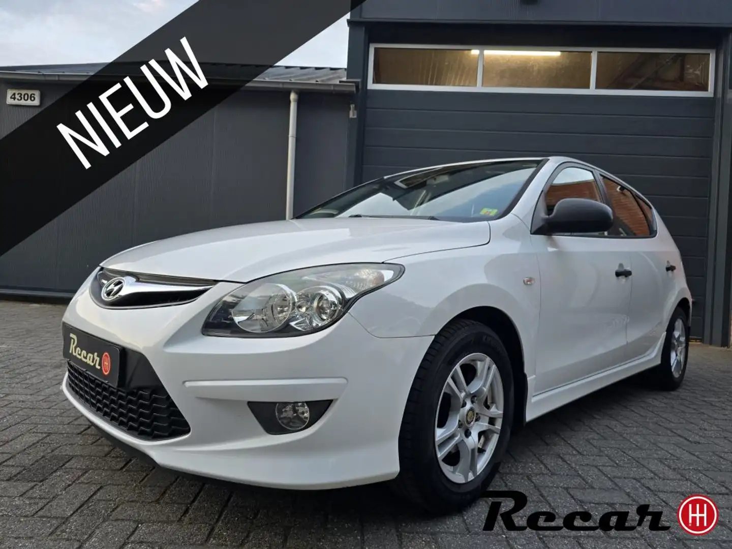 Hyundai i30 1.6i i-Drive Cool/Airco/Multimedia/NwApk Wit - 1