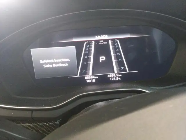 Audi RS5 view 5