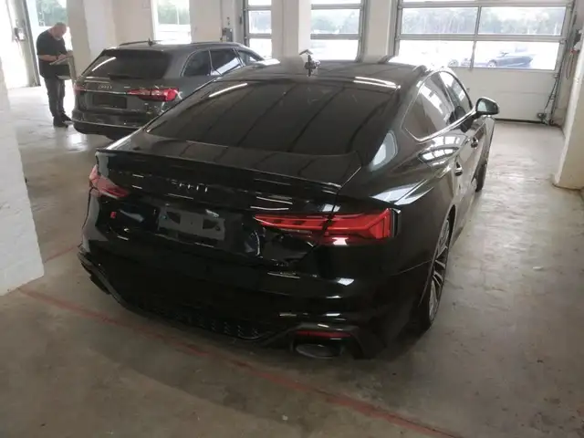 Audi RS5 view 4
