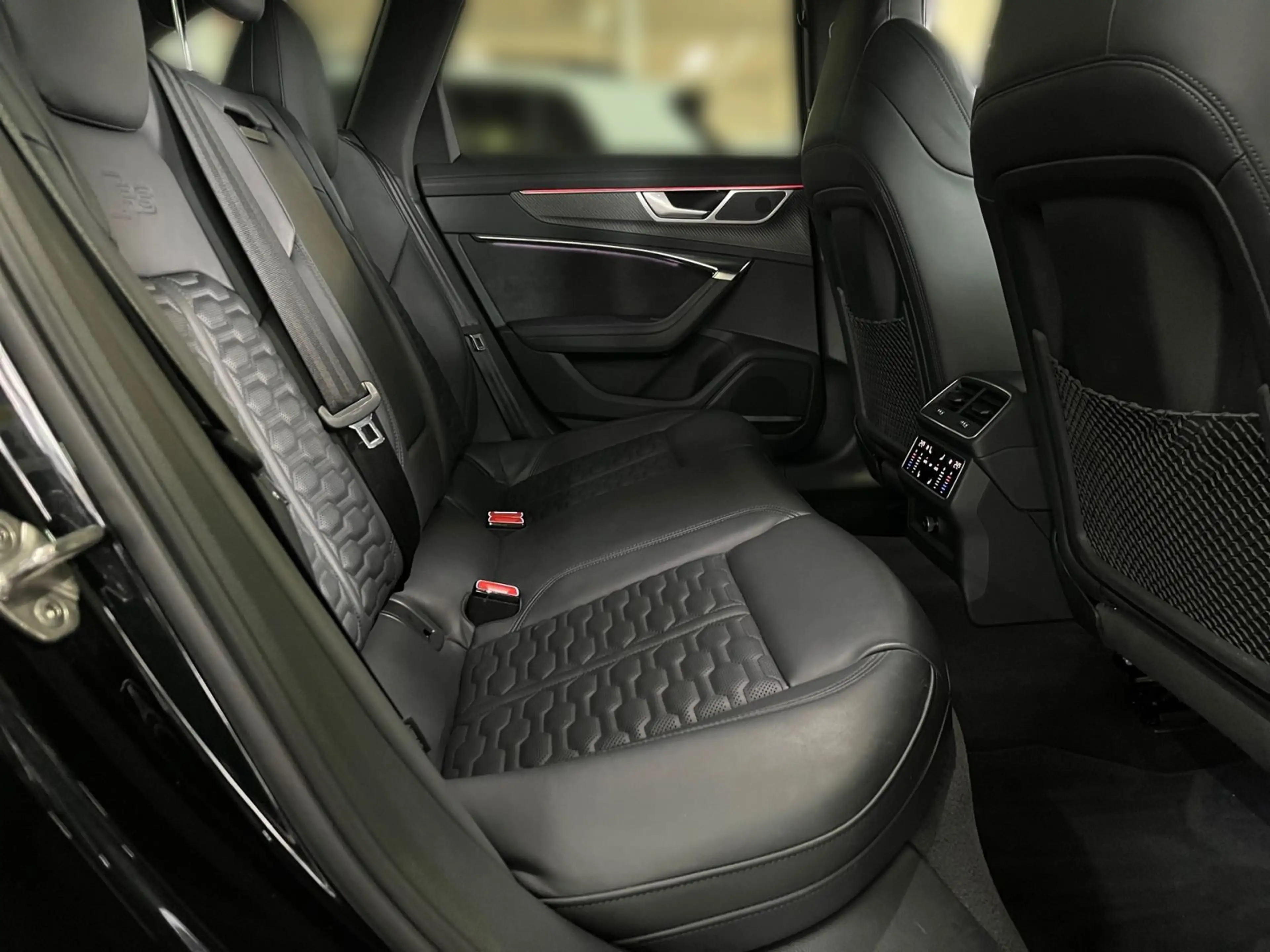 Audi RS6 RS6 Avant 4.0 TFSI quattro PANO B&O Stadt+Tour R — photo 14