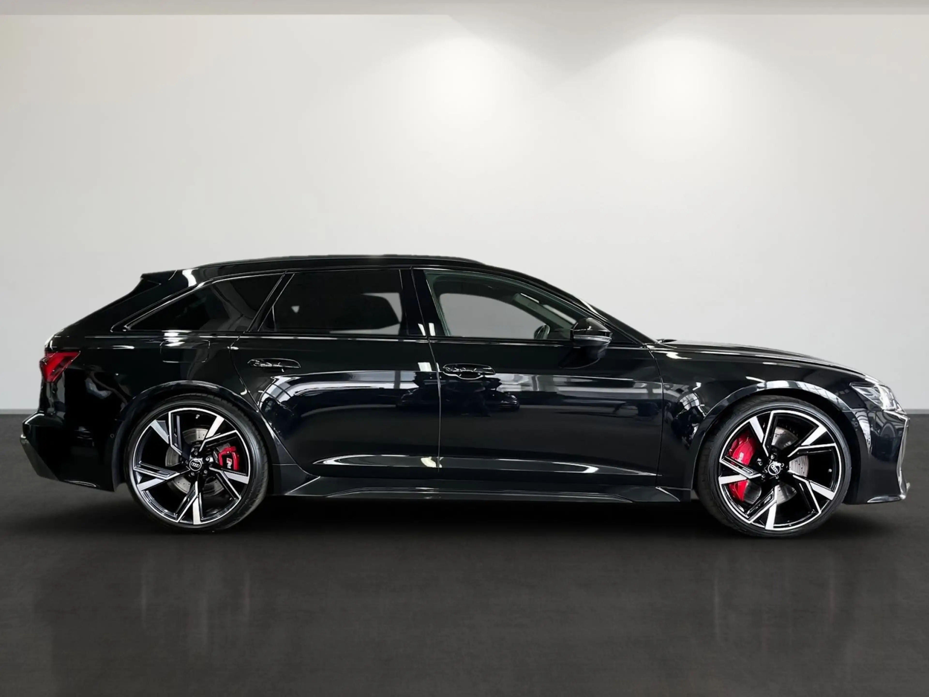 Audi RS6 RS6 Avant 4.0 TFSI quattro PANO B&O Stadt+Tour R — photo 4