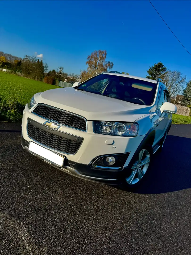 Chevrolet Captiva 2.2 TD AWD Automatik Bílá - 1