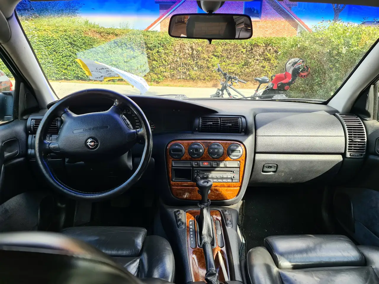 Opel Omega Caravan MV6, foto 9