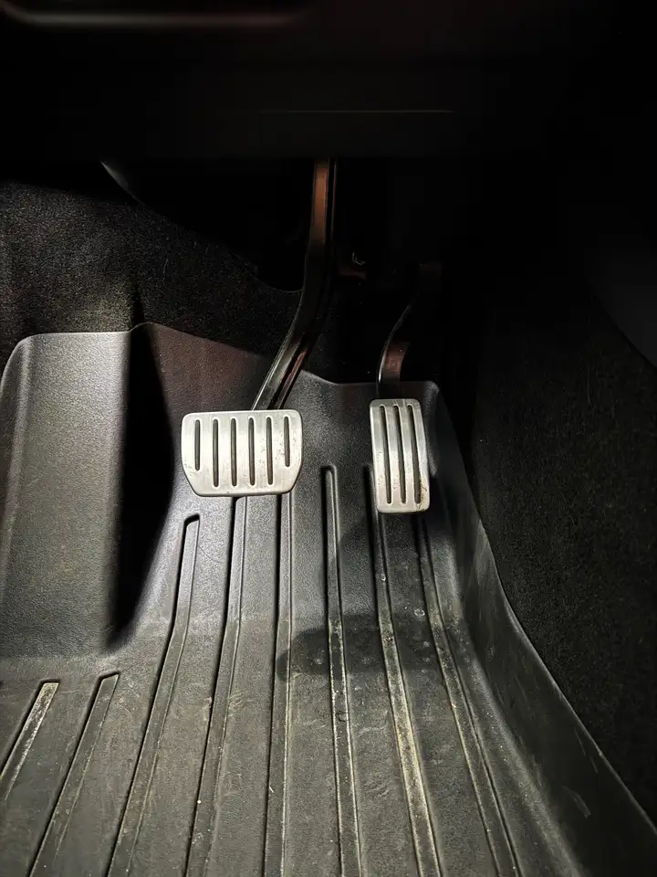 Tesla Model Y снимка Tesla Model Y