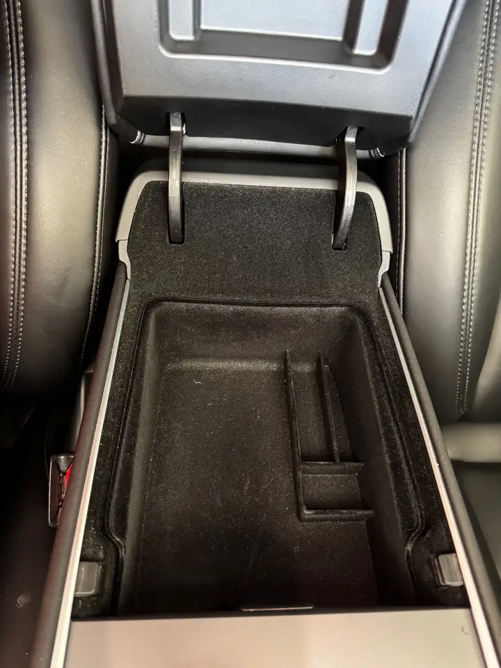 Tesla Model Y снимка Tesla Model Y