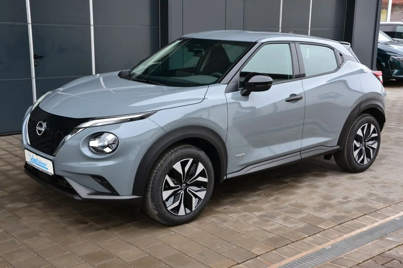 Nissan Juke JUKE 1.6 HYBRID ACENTA Grau - 1