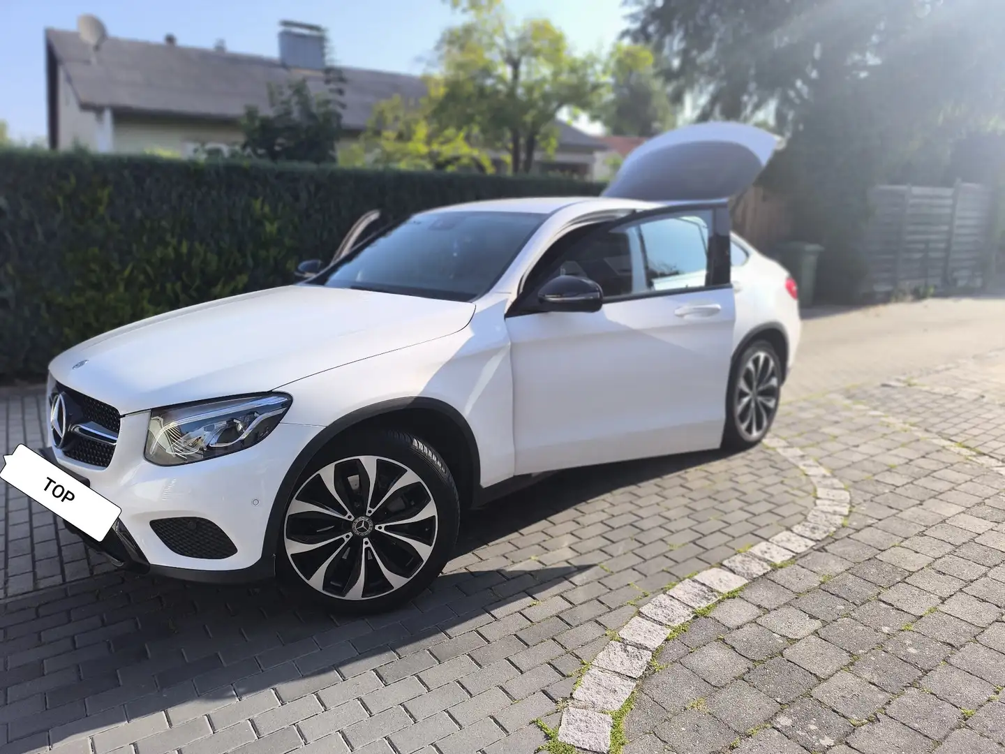 Mercedes-Benz GLC 250 Coupe 4Matic 9G-TRONIC AMG-Line TOP Zustand Weiß - 1
