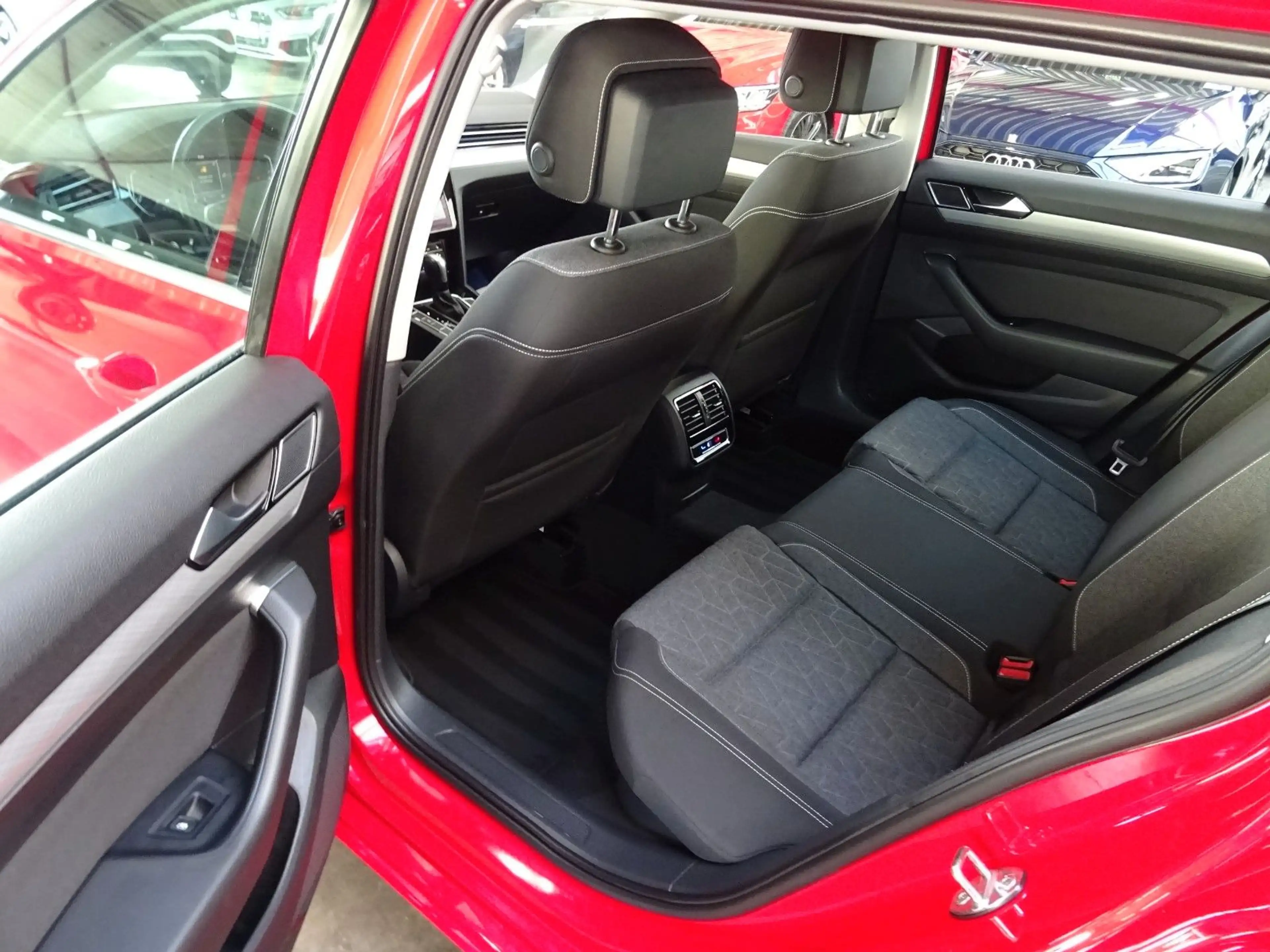 Volkswagen Passat Variant PASSAT 2.0 TDI CL.*DIGITAL*AHK*ACC*CAM*MASSAGE* — photo 8