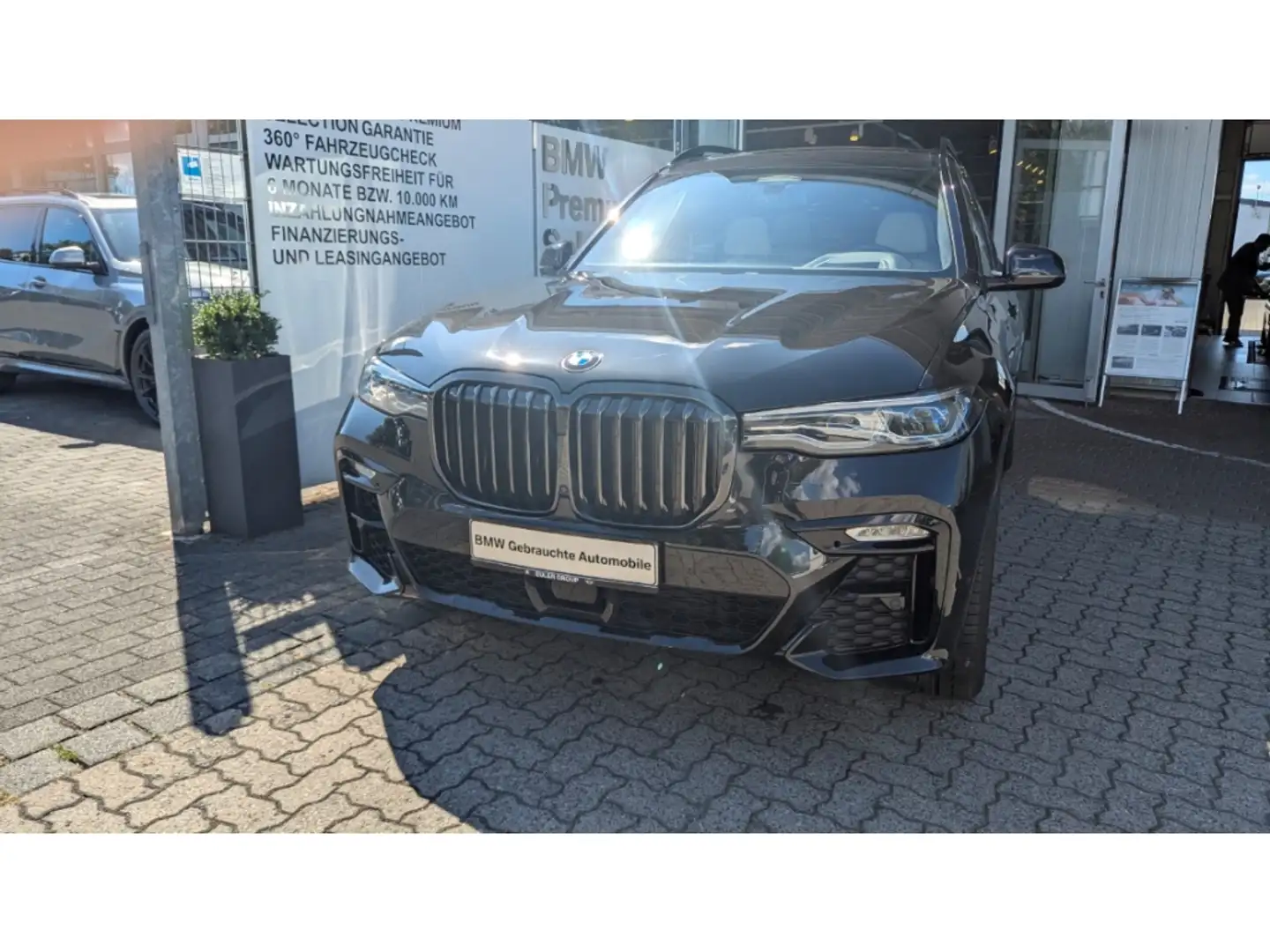 BMW X7 i M-Sport HUD Luftfederung AD Niveau StandHZG Pano Schwarz - 2