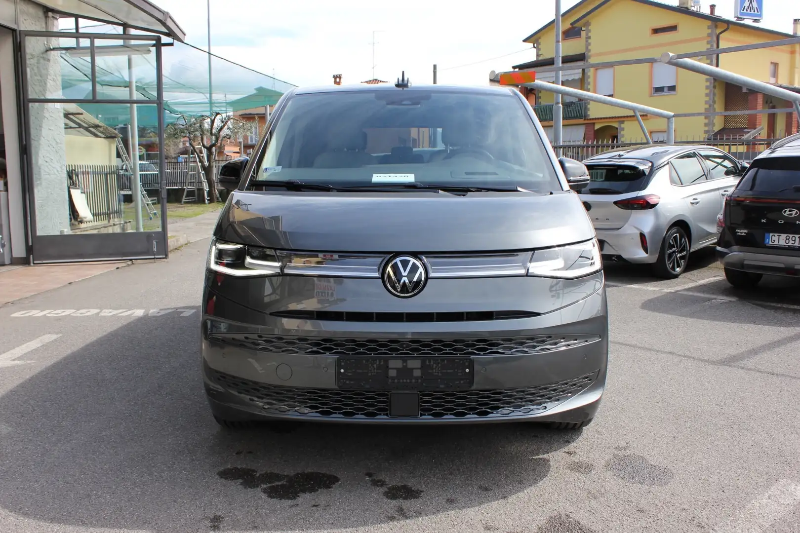 Volkswagen T7 Multivan LONG 2.0 TDI 150CV DSG STYLE Grigio - 2