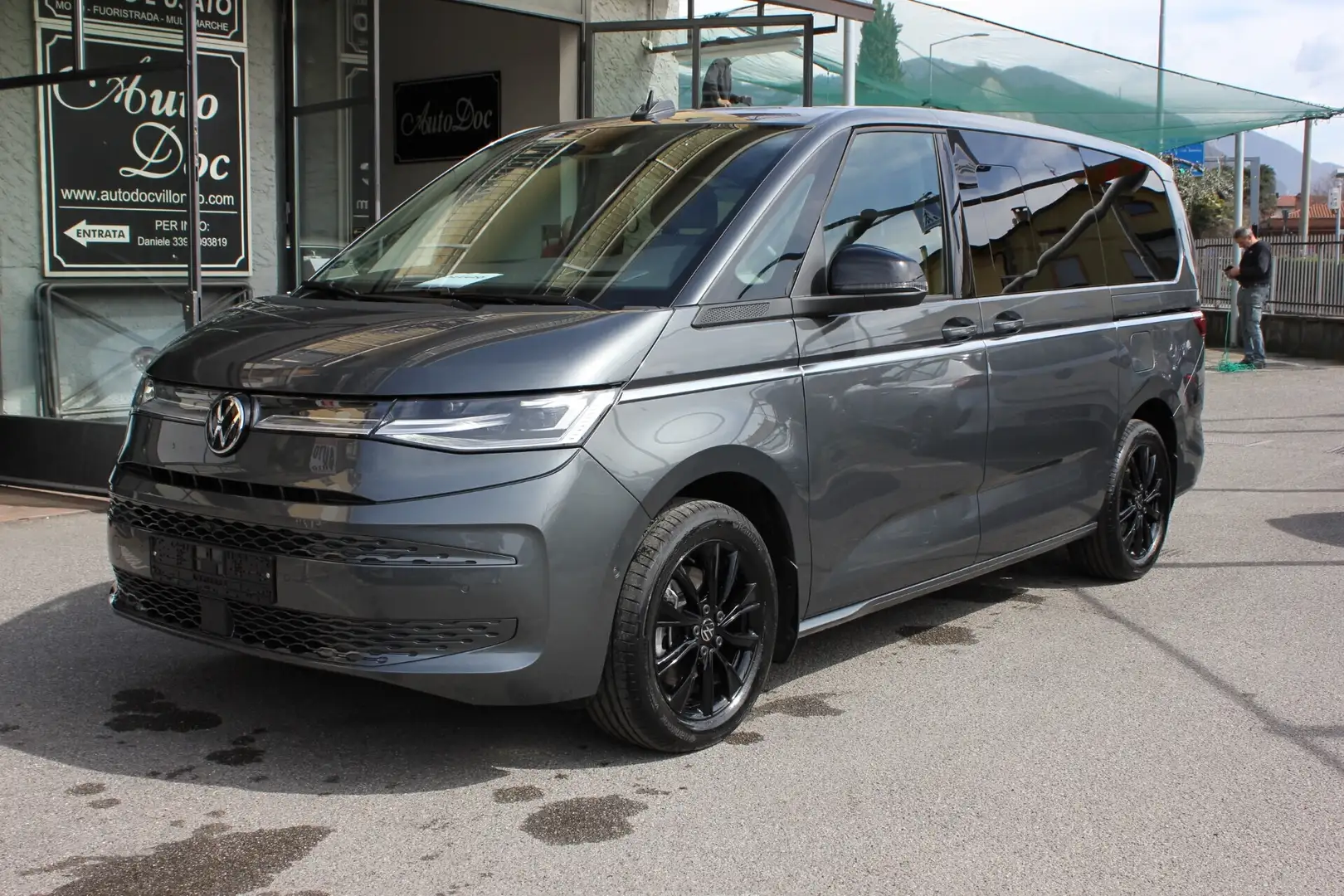 Volkswagen T7 Multivan LONG 2.0 TDI 150CV DSG STYLE Grigio - 1