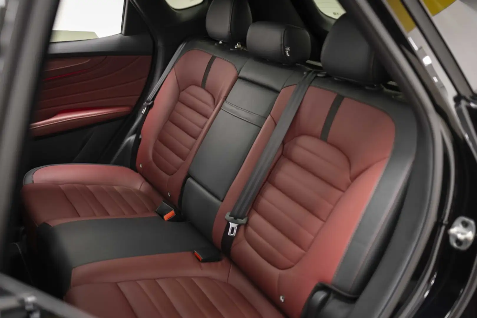 MG HS 1.5 T-GDI Luxury Aut. Nero - 2