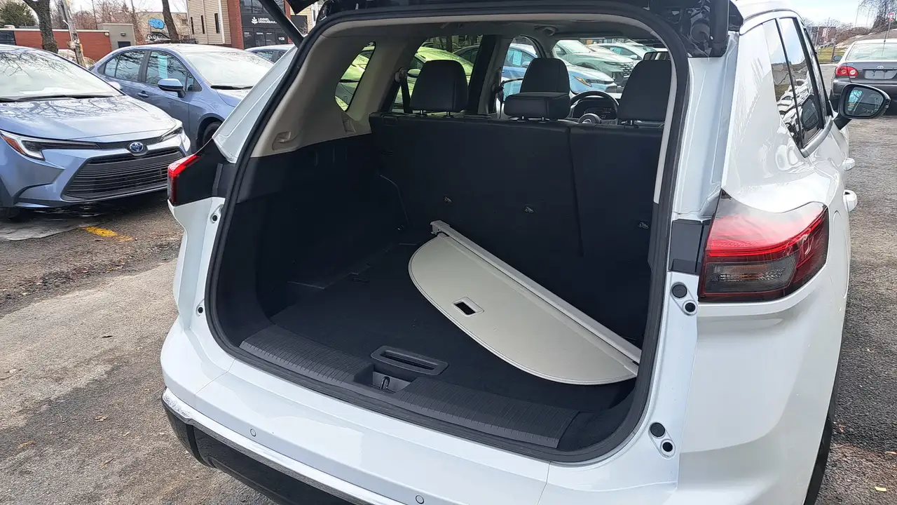 Nissan Rogue снимка Nissan Rogue