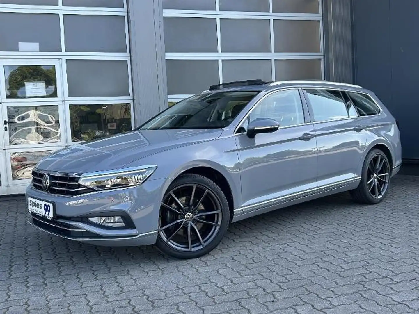 Volkswagen Passat Standhzg. AHK Alcantara blau Panorama Grey - 1