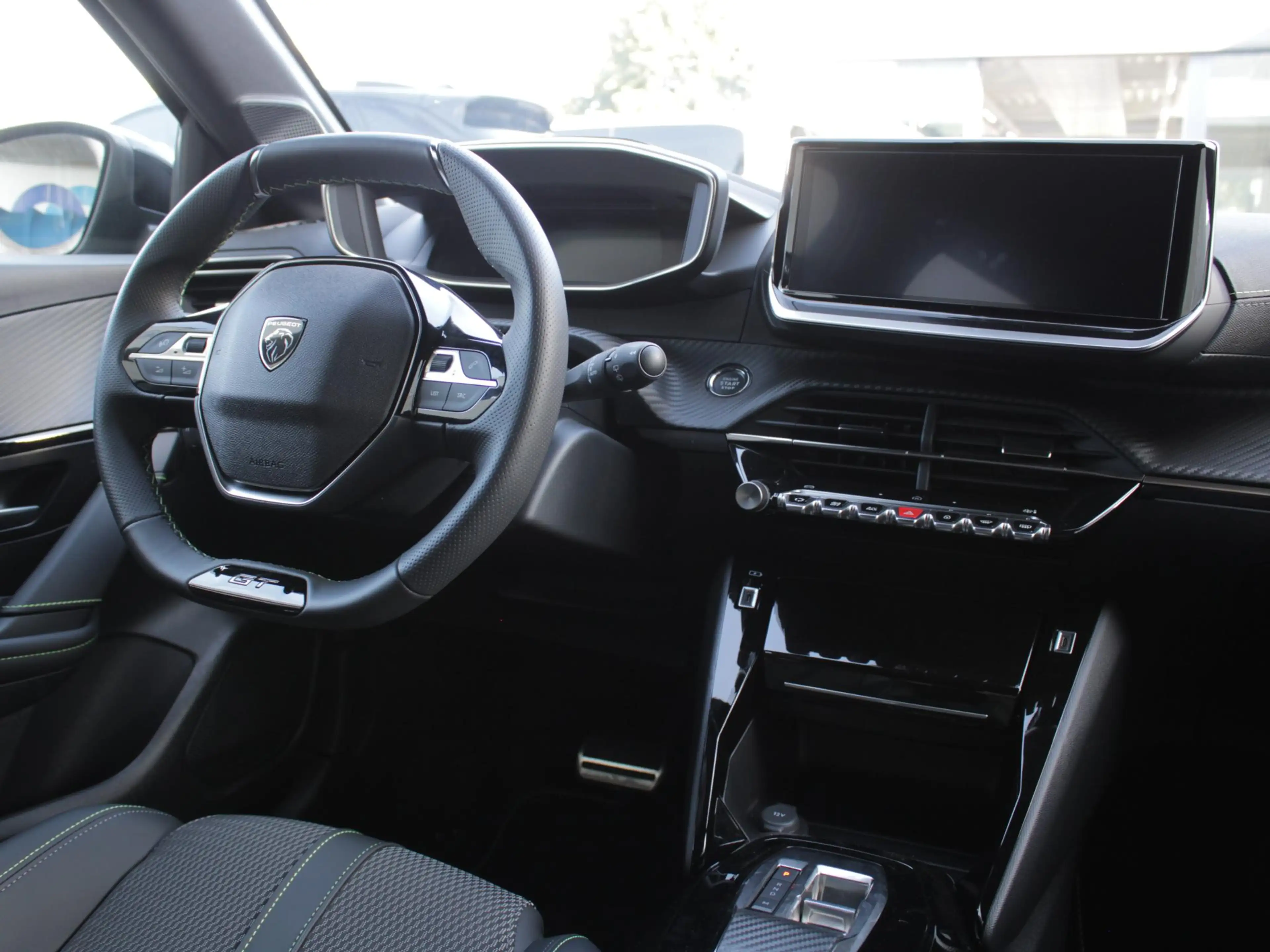 Peugeot 208 1.2 Hybrid 110 e-DCS6 GT | VISION PACK | ADAPTIEVE — photo 12