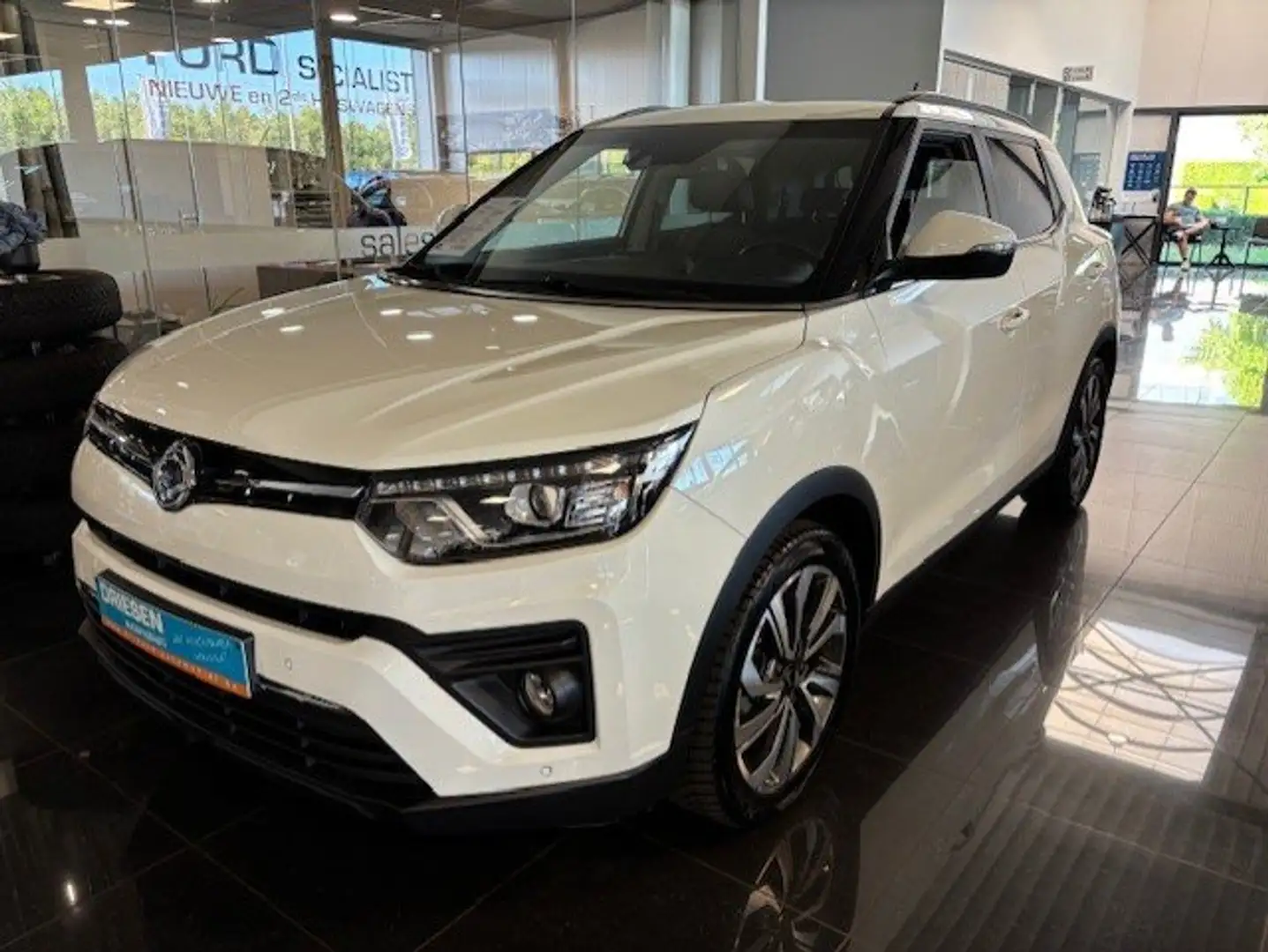 SsangYong Tivoli Tivoli 1.5 T-GDi 2WD Quartz/ LPG/Navigatie/1jgar Bianco - 1