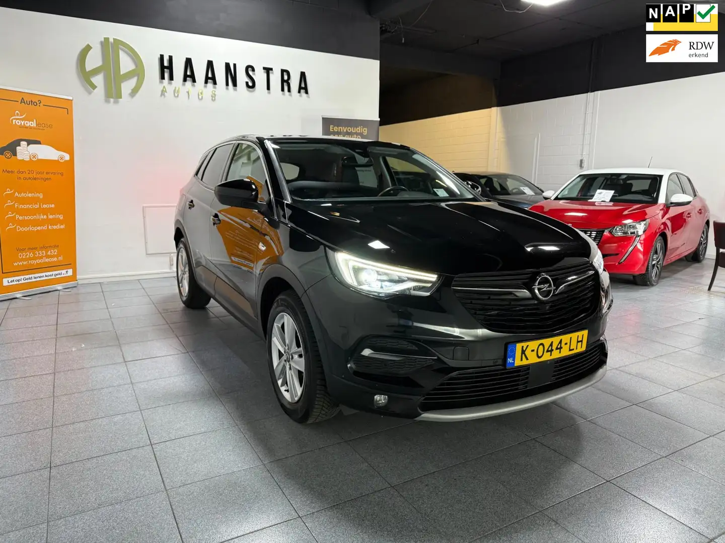 Opel Grandland X 1.2 Turbo Business Elegance 1e Eig,Navi- 360-Camer Zwart - 1