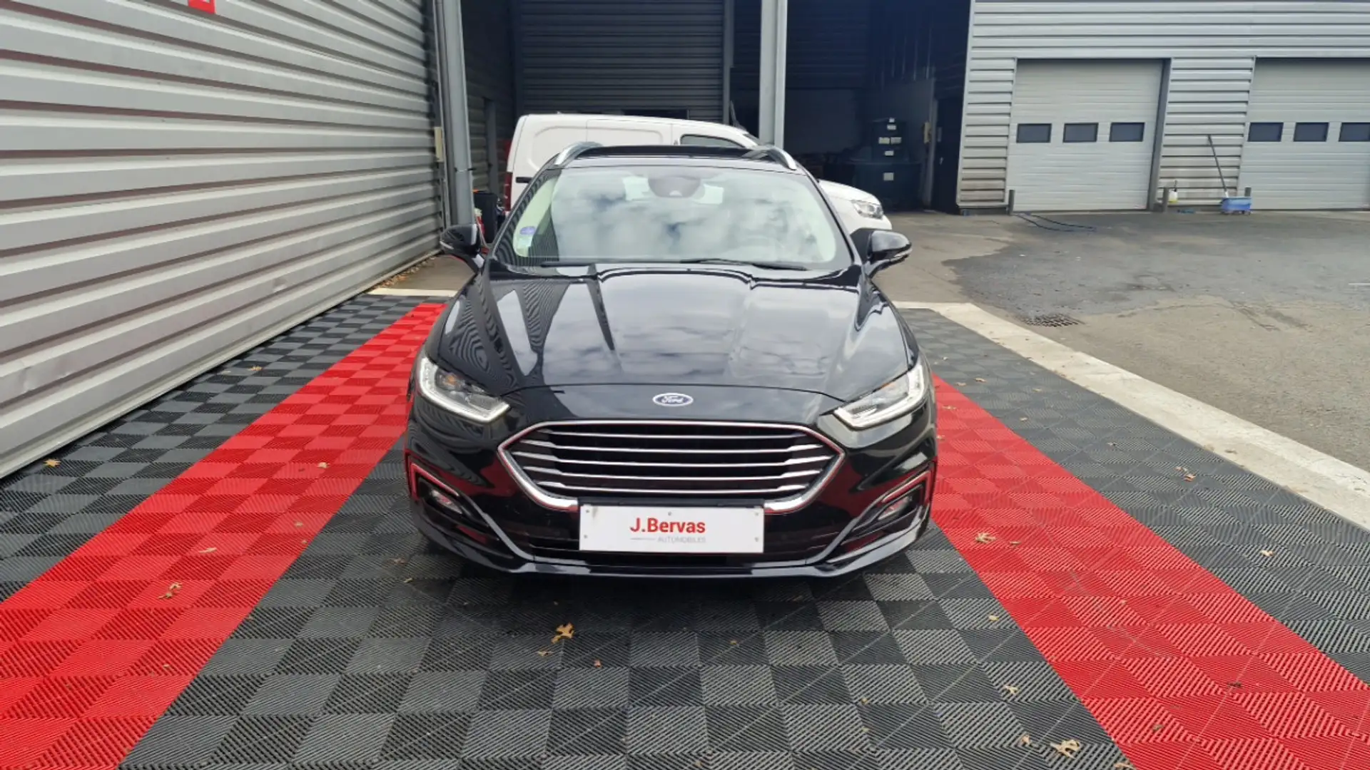 Ford Mondeo SW 2.0 HYBRID 187 ch auto Titanium Noir - 2