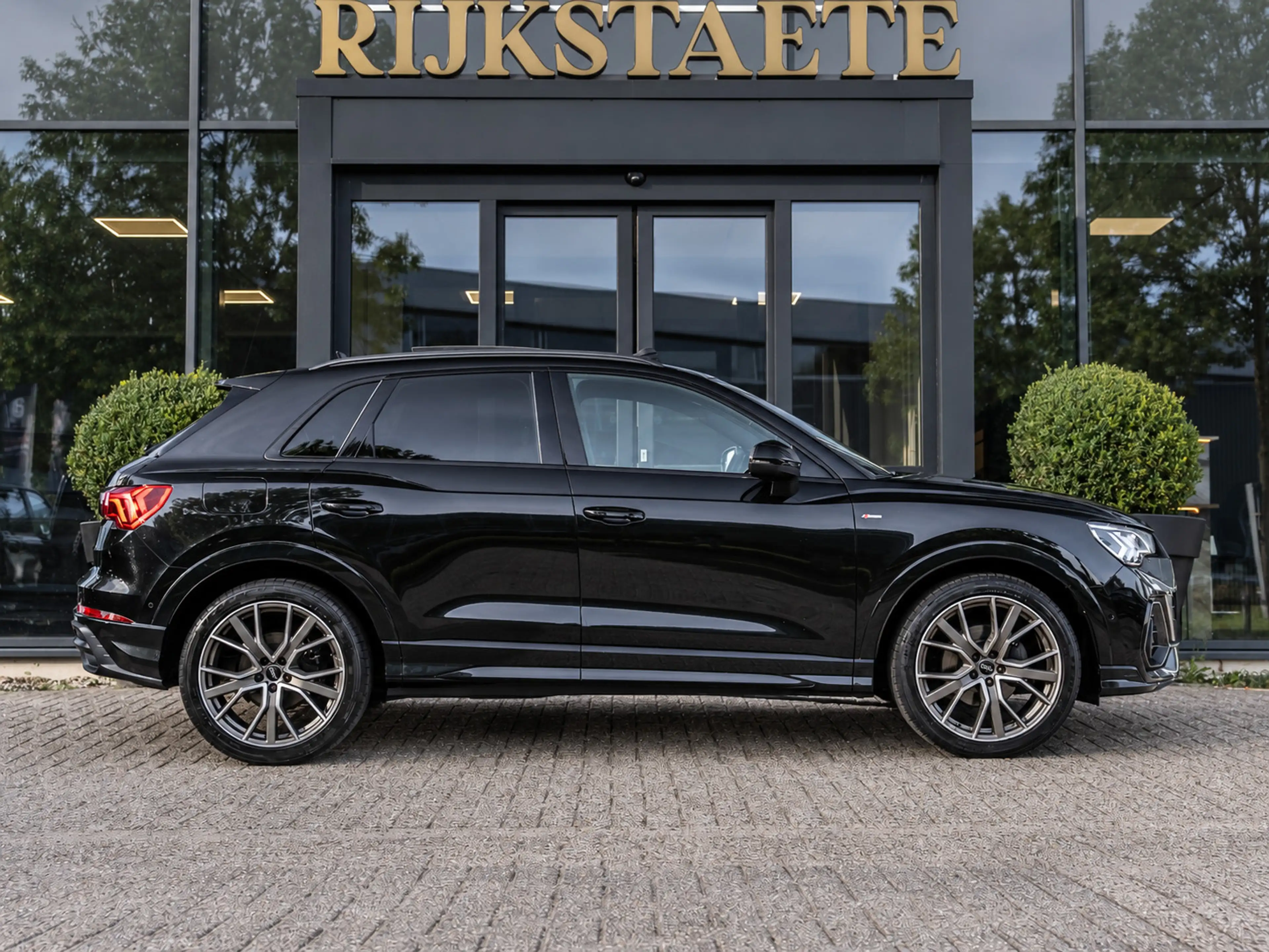 Audi Q3 35 TFSI|PANO|B&O|ACC|19'|APP|LED|360|ALCANTARA|SFE — photo 6