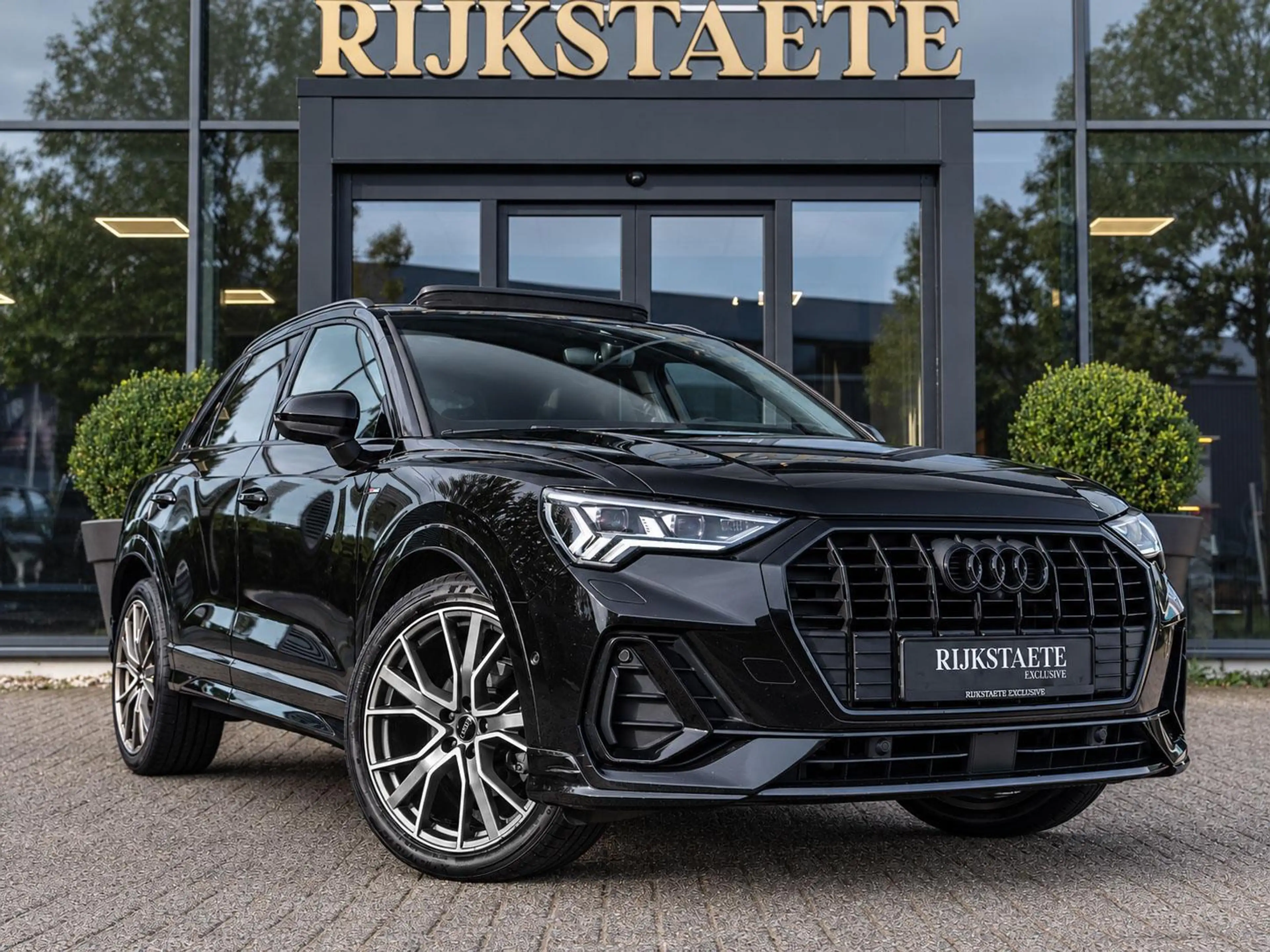 Audi Q3 35 TFSI|PANO|B&O|ACC|19'|APP|LED|360|ALCANTARA|SFE — photo 5