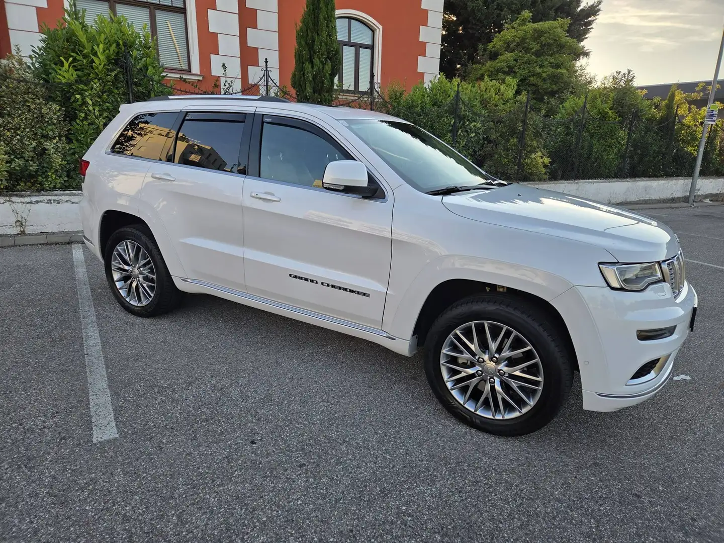 Jeep Grand Cherokee Grand Cherokee 3,0 V6 CRD Summit Summit Weiß - 2