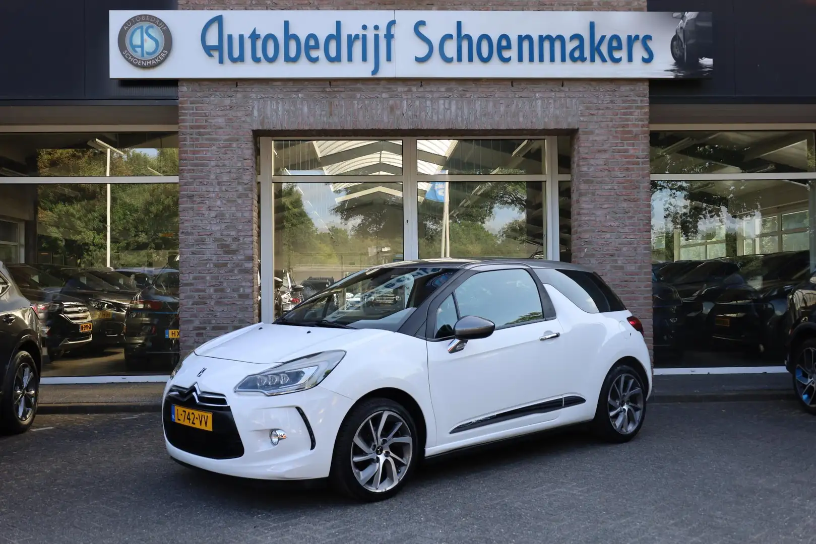 DS Automobiles DS 3 1.2 PureTech Business TREKHAAK-AFN PDC CLIMA NAVI Blanc - 1