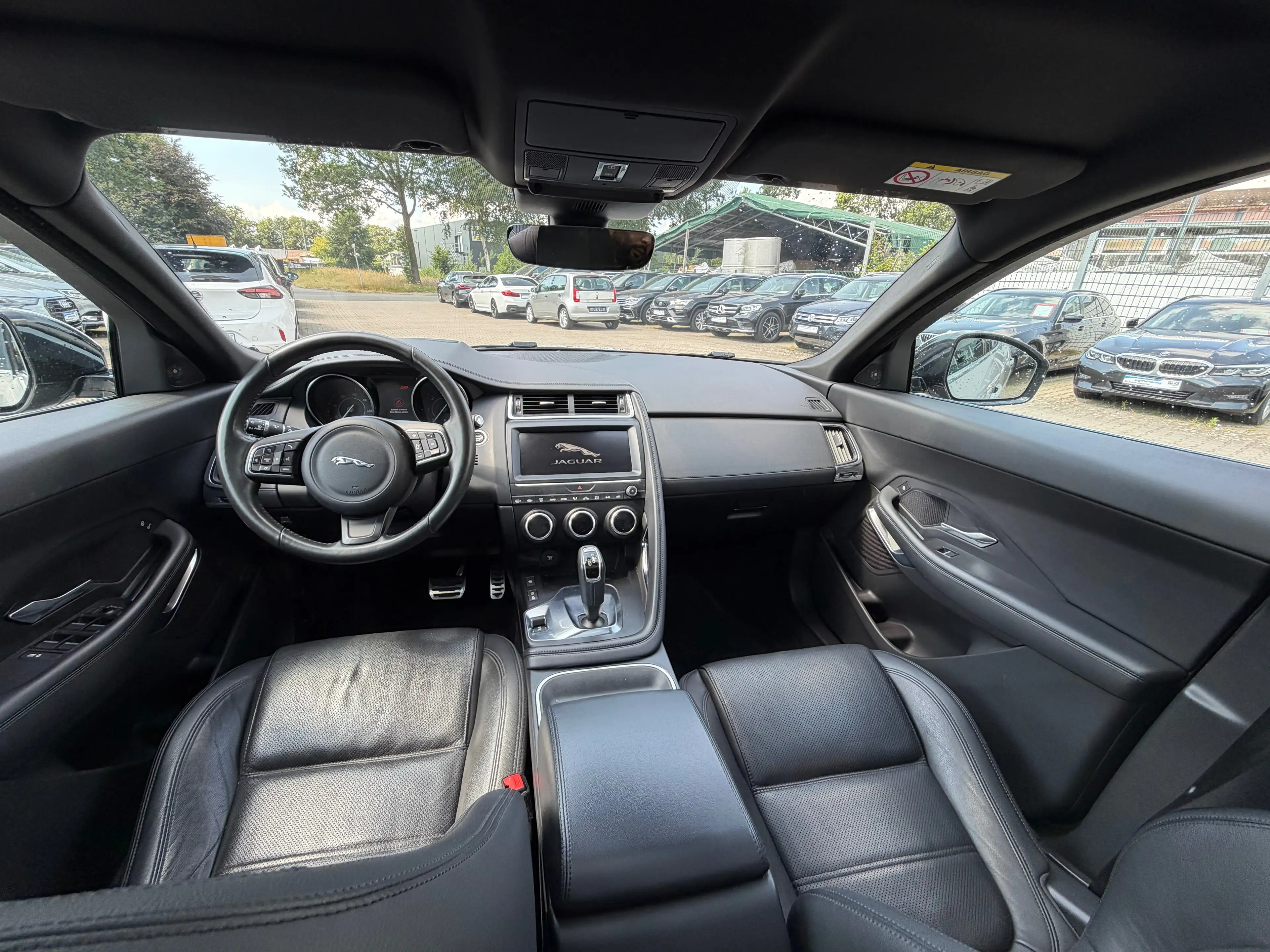 Jaguar E-Pace D180s AWD Automatik *Panorama*Rückfahrkamera* — photo 10