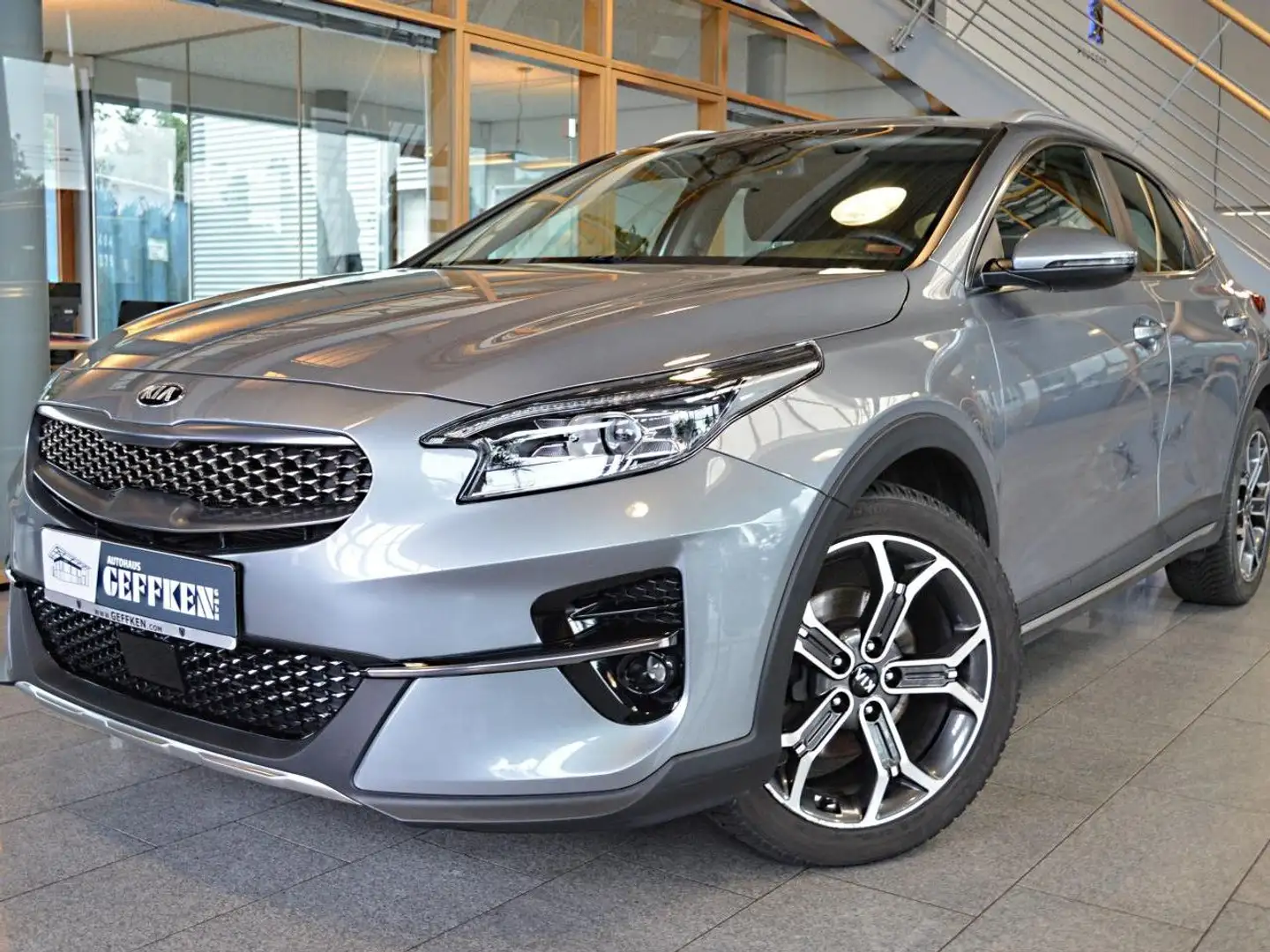 Kia XCeed 1.5 T-GDI OPF DCT7 SPIRIT, JBL, Kamera! Navi Zilver - 1