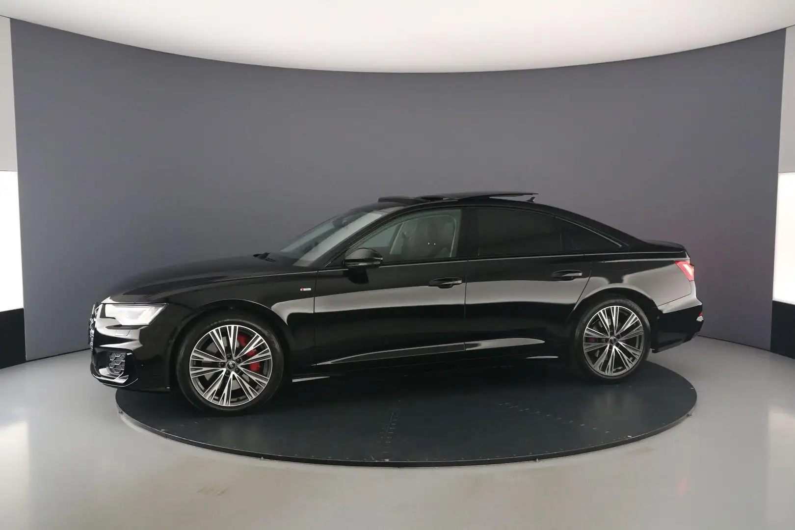 Audi A6 Limousine 55 TFSI e quattro Pro Line S Competition Zwart - 2