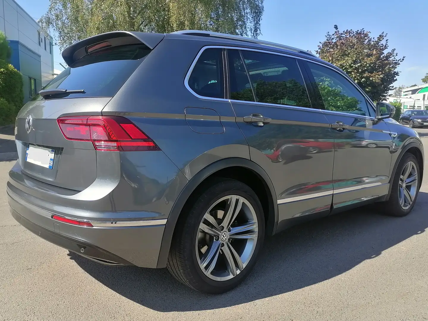 Volkswagen Tiguan Tiguan 2.0 TDI 150 DSG7 Carat R-line Gris - 2