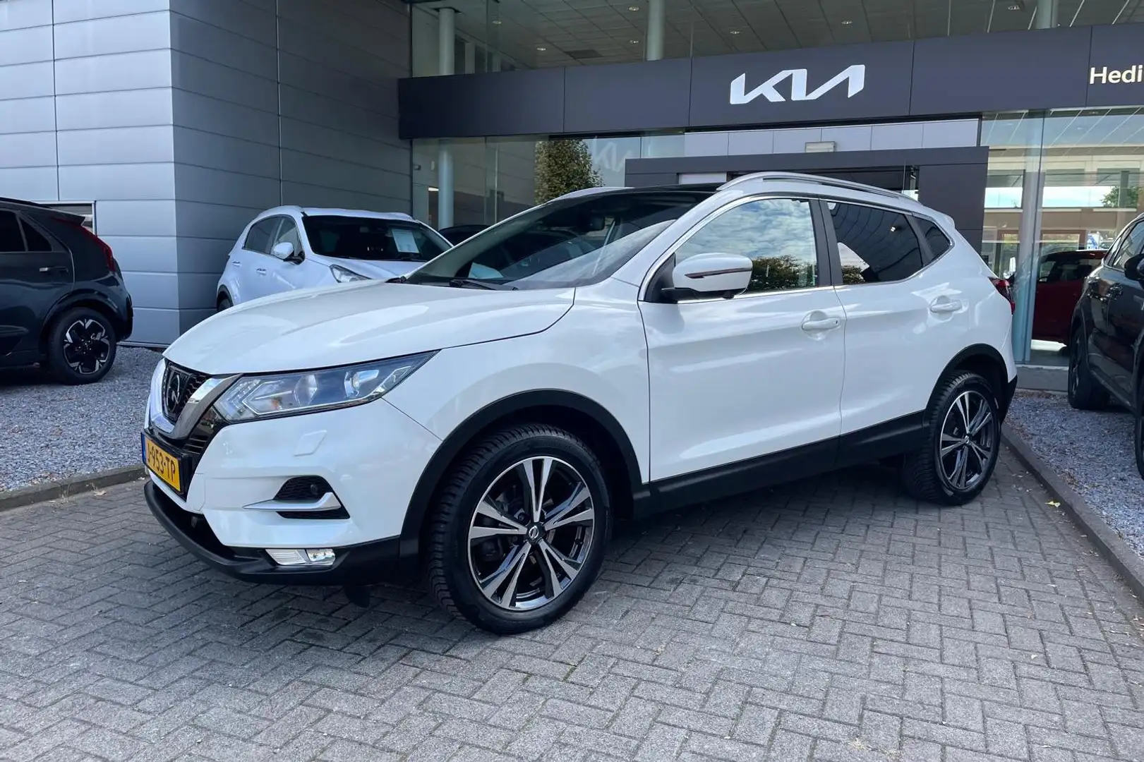 Nissan Qashqai 1.2 Tekna Pano | 360 | Carplay| Navi | Stoelverw. Weiß - 2