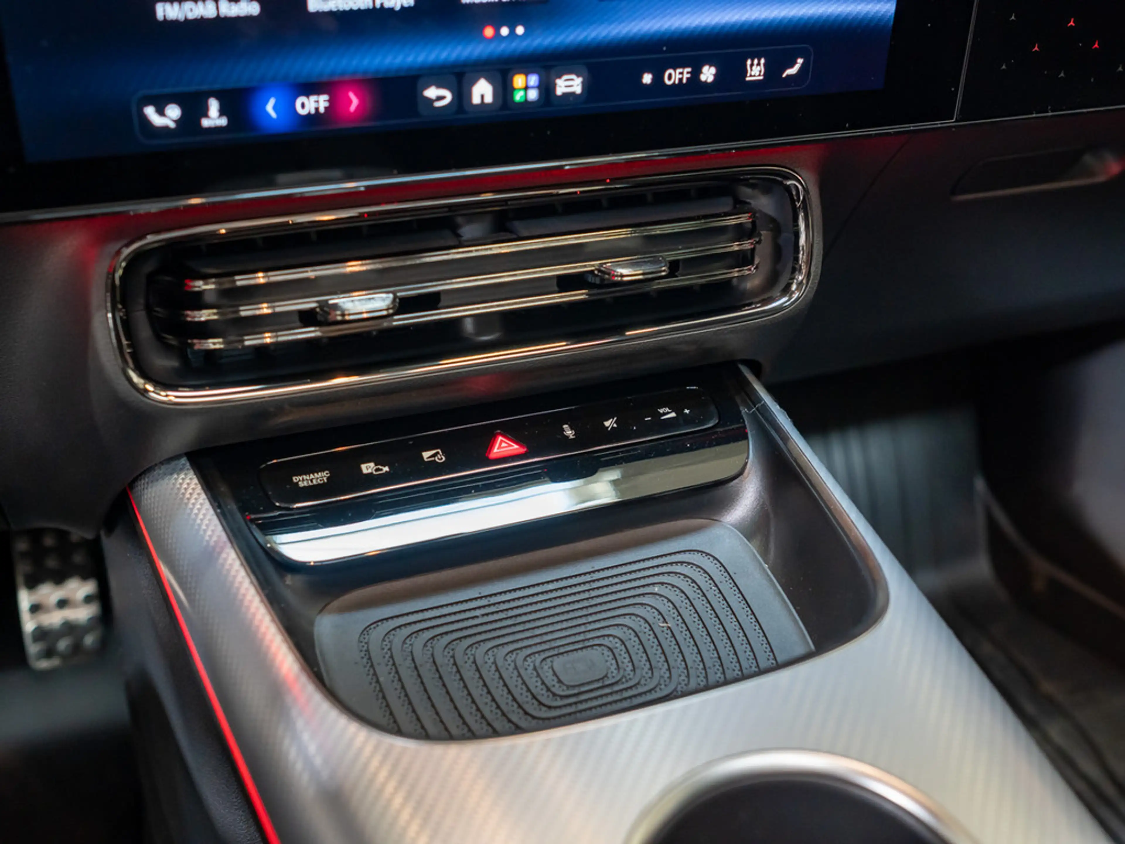 Mercedes-Benz GLB 250 + mit EQ AMG Line NIGHT ACC PANO LED — photo 14