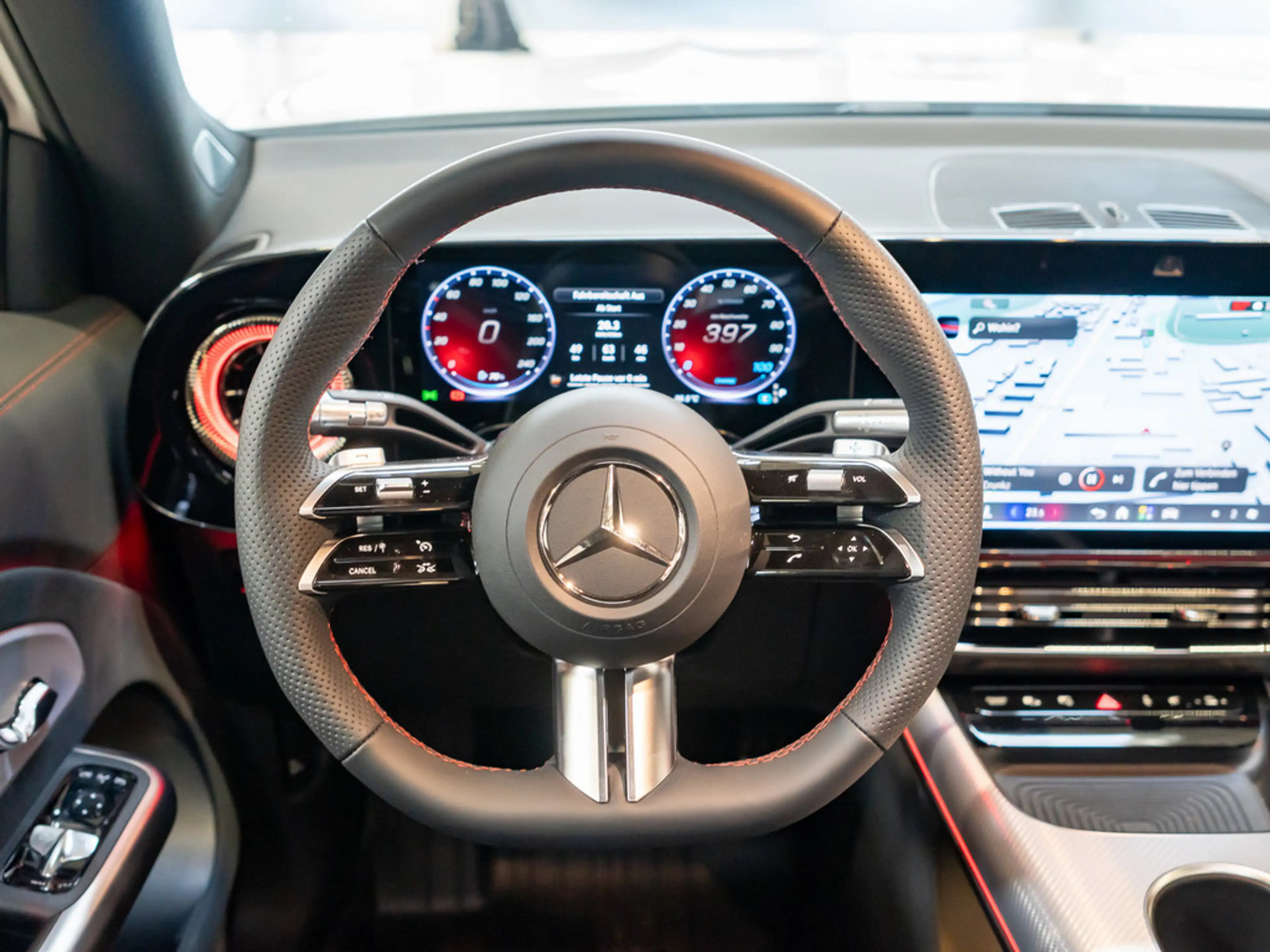 Mercedes-Benz GLB 250 + mit EQ AMG Line NIGHT ACC PANO LED — photo 10