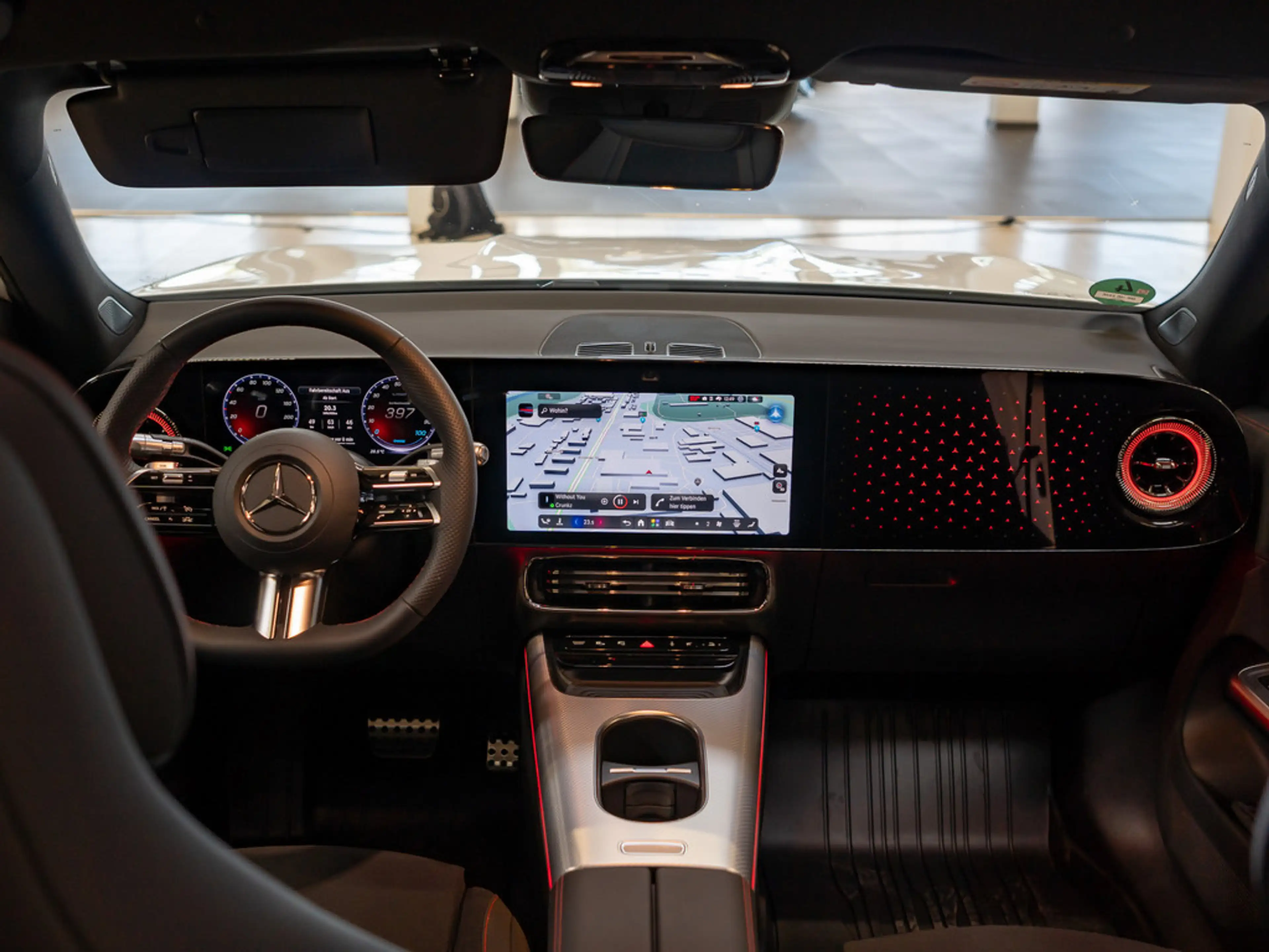 Mercedes-Benz GLB 250 + mit EQ AMG Line NIGHT ACC PANO LED — photo 9