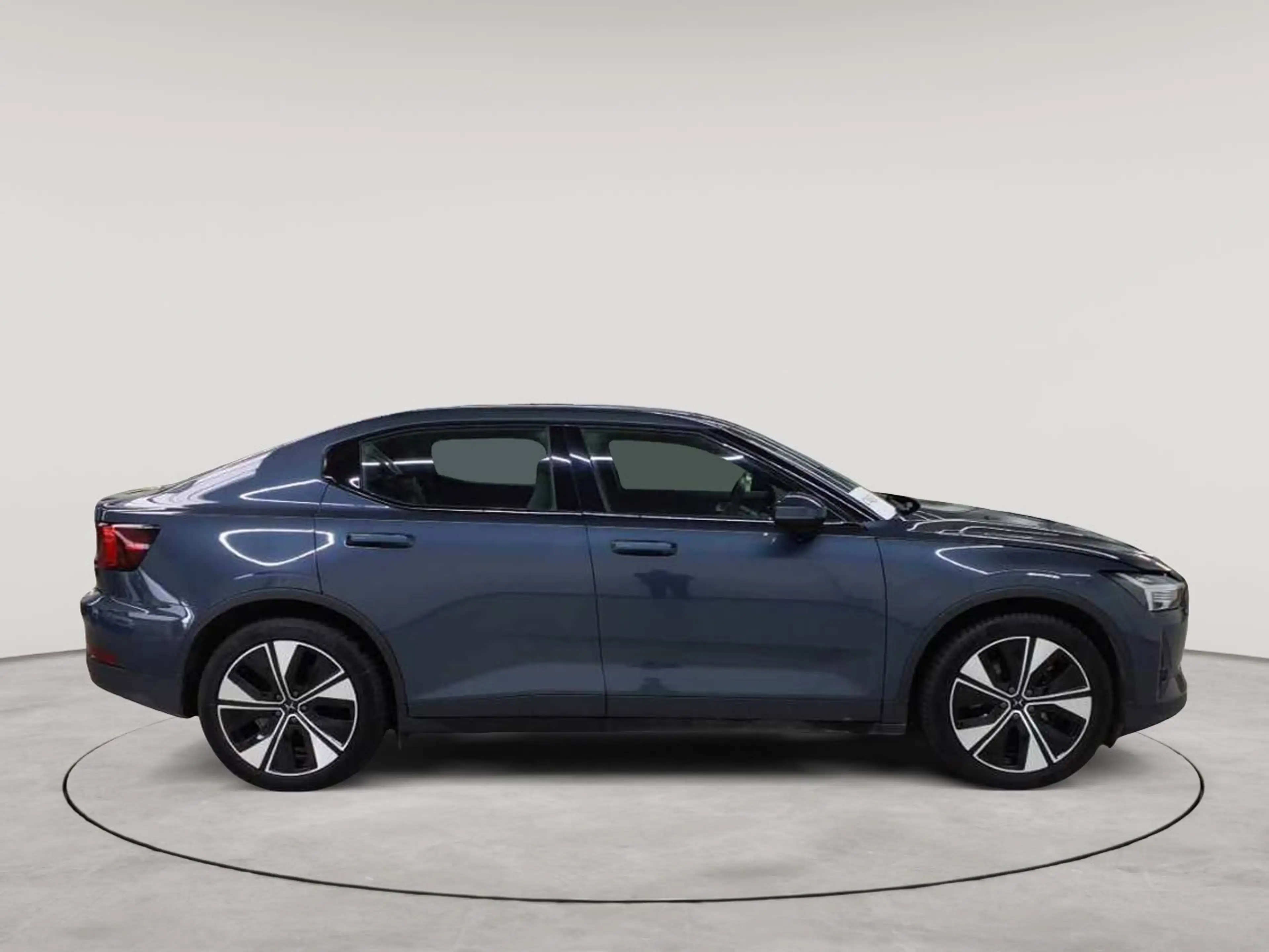 Polestar 2 Polestar 2 Single Motor 82kWh Plus Pilot — photo 3