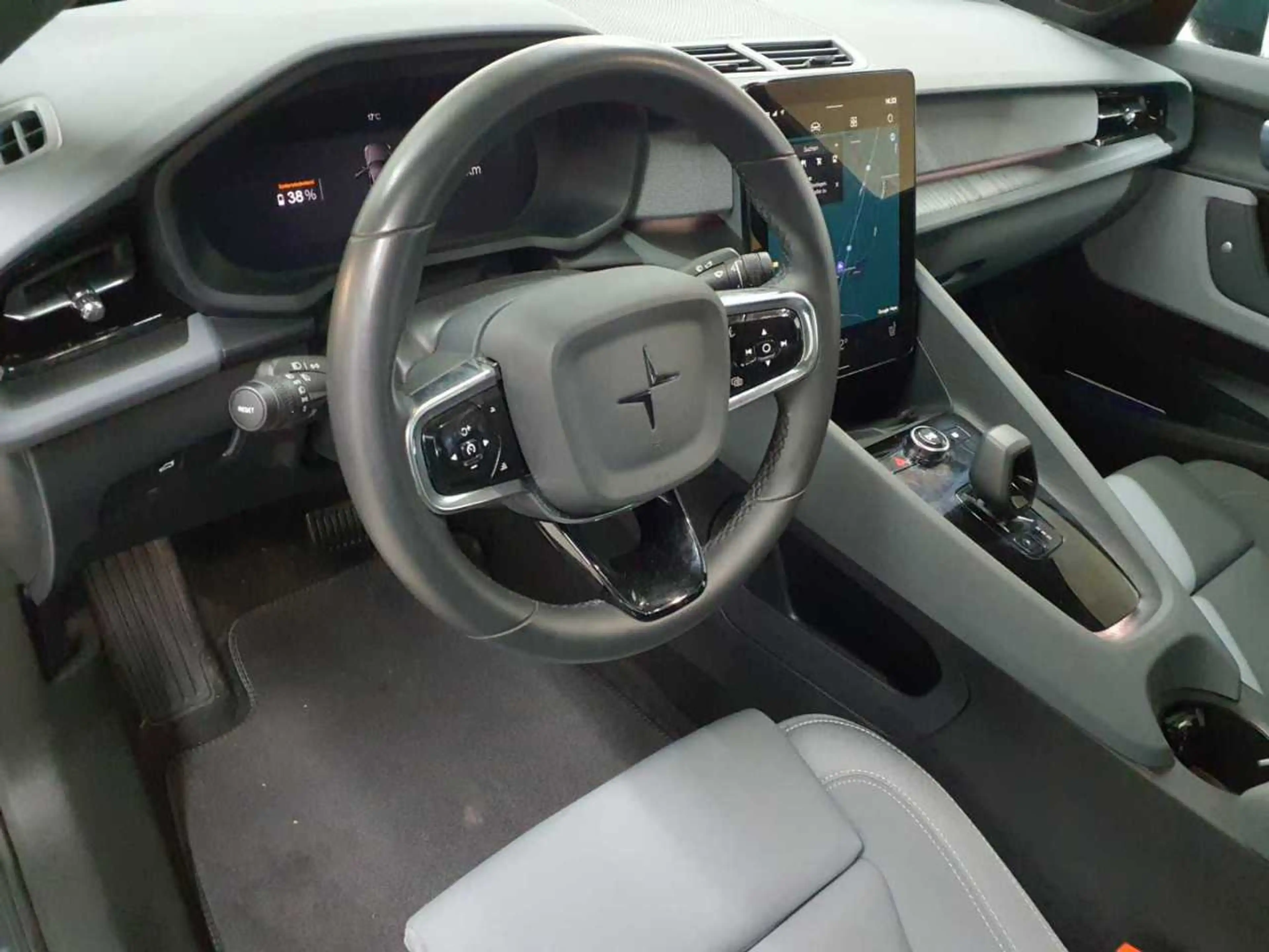 Polestar 2 Polestar 2 Single Motor 82kWh Plus Pilot — photo 9