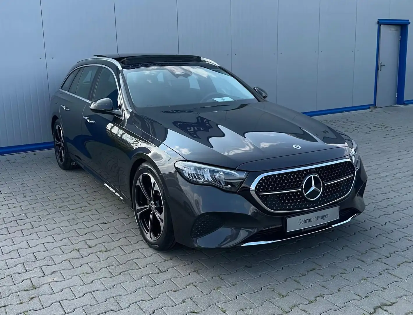 Mercedes-Benz E 220 d T 48V 9G SPORT LEDER PANORAMA KAMERA AHK Grau - 2