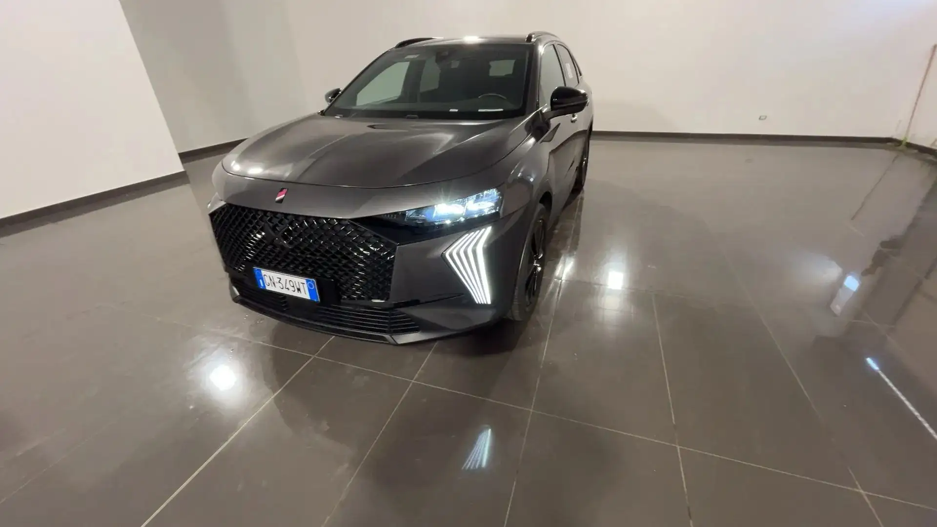 DS Automobiles DS 7 DS7 1.5 bluehdi Performance Line 130cv a Grigio - 1