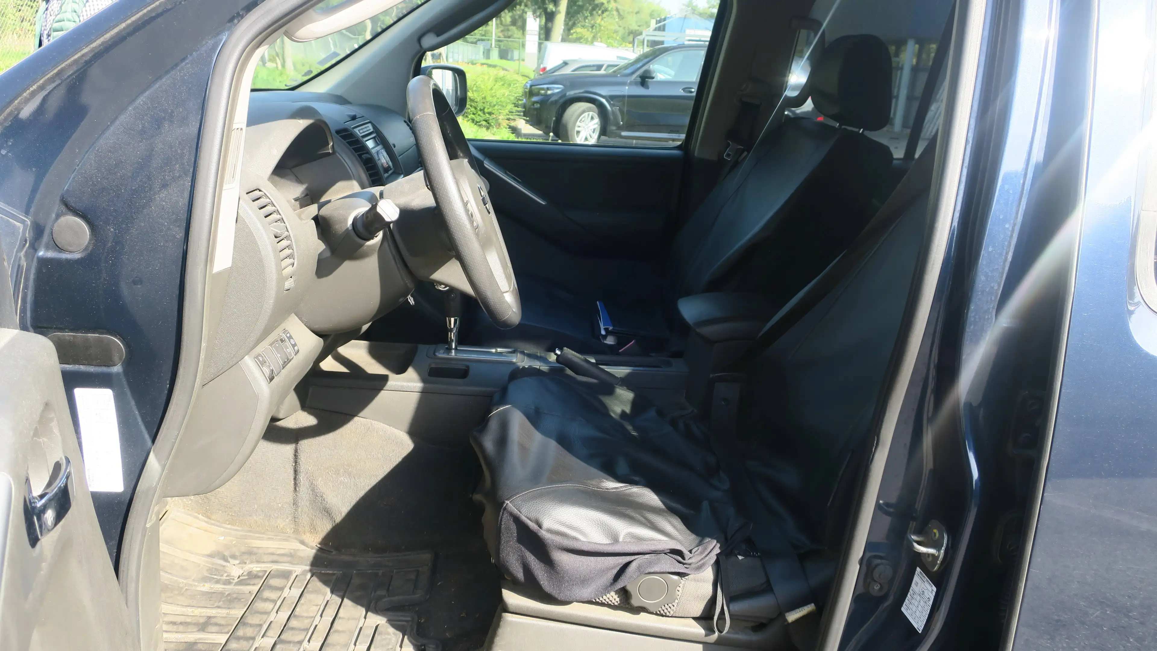 Nissan Navara 2.5 dCi 4x4 Executive IT Alpha Top G — photo 7