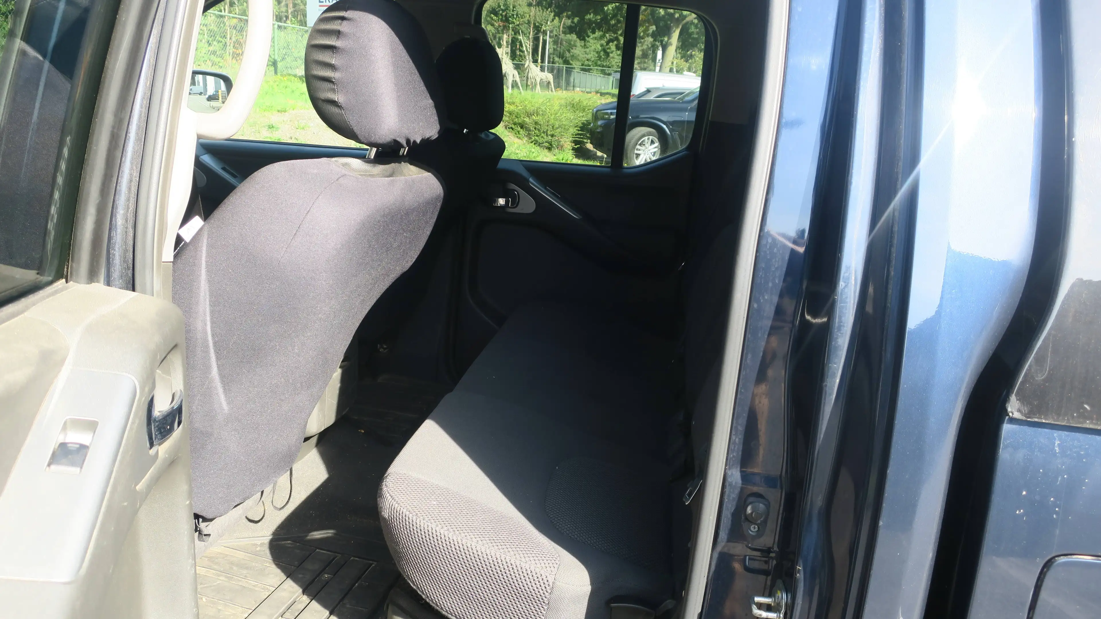Nissan Navara 2.5 dCi 4x4 Executive IT Alpha Top G — photo 9