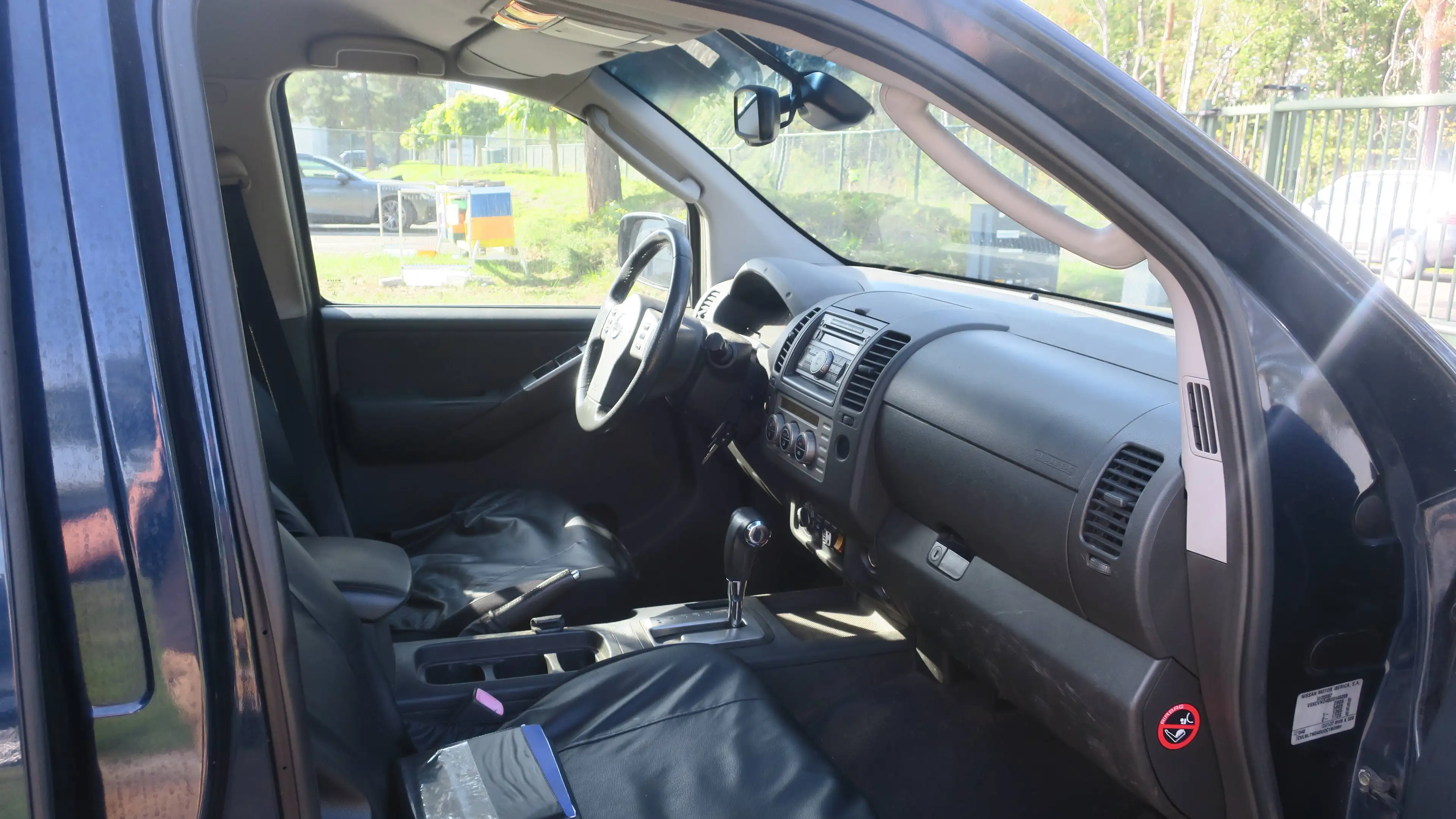 Nissan Navara 2.5 dCi 4x4 Executive IT Alpha Top G — photo 12