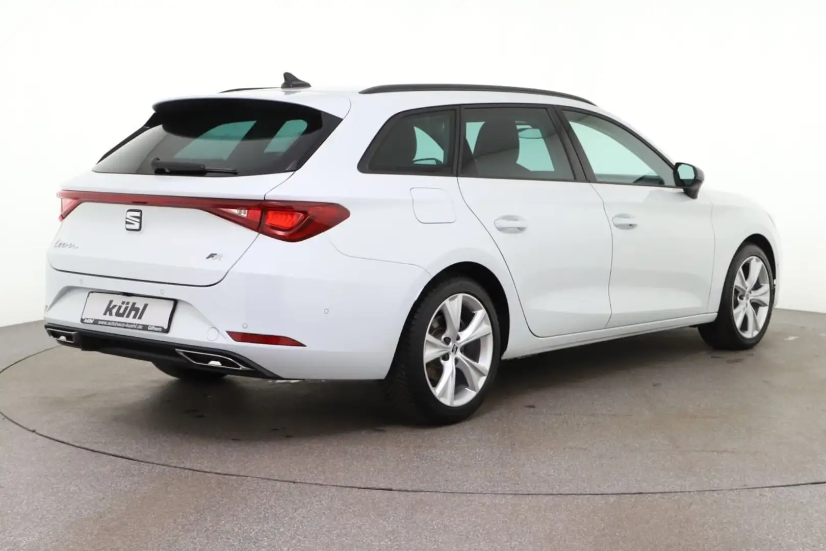 SEAT Leon SP 1.5 eTSI DSG FR LED Kamera App Navi Weiß - 2
