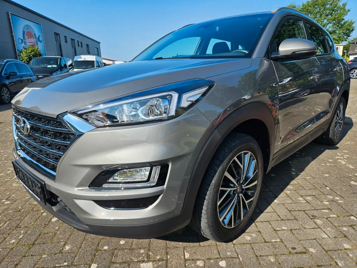 Hyundai TUCSON Advantage 2WD KAM SHZ NAV TEMP DAB Grigio - 1