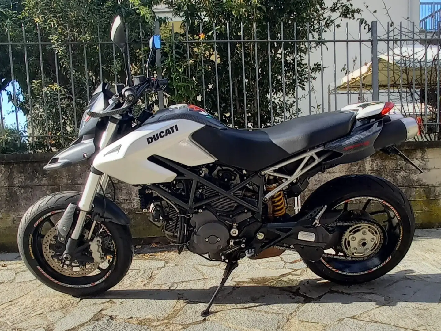 Ducati Hypermotard 796 Biały - 2