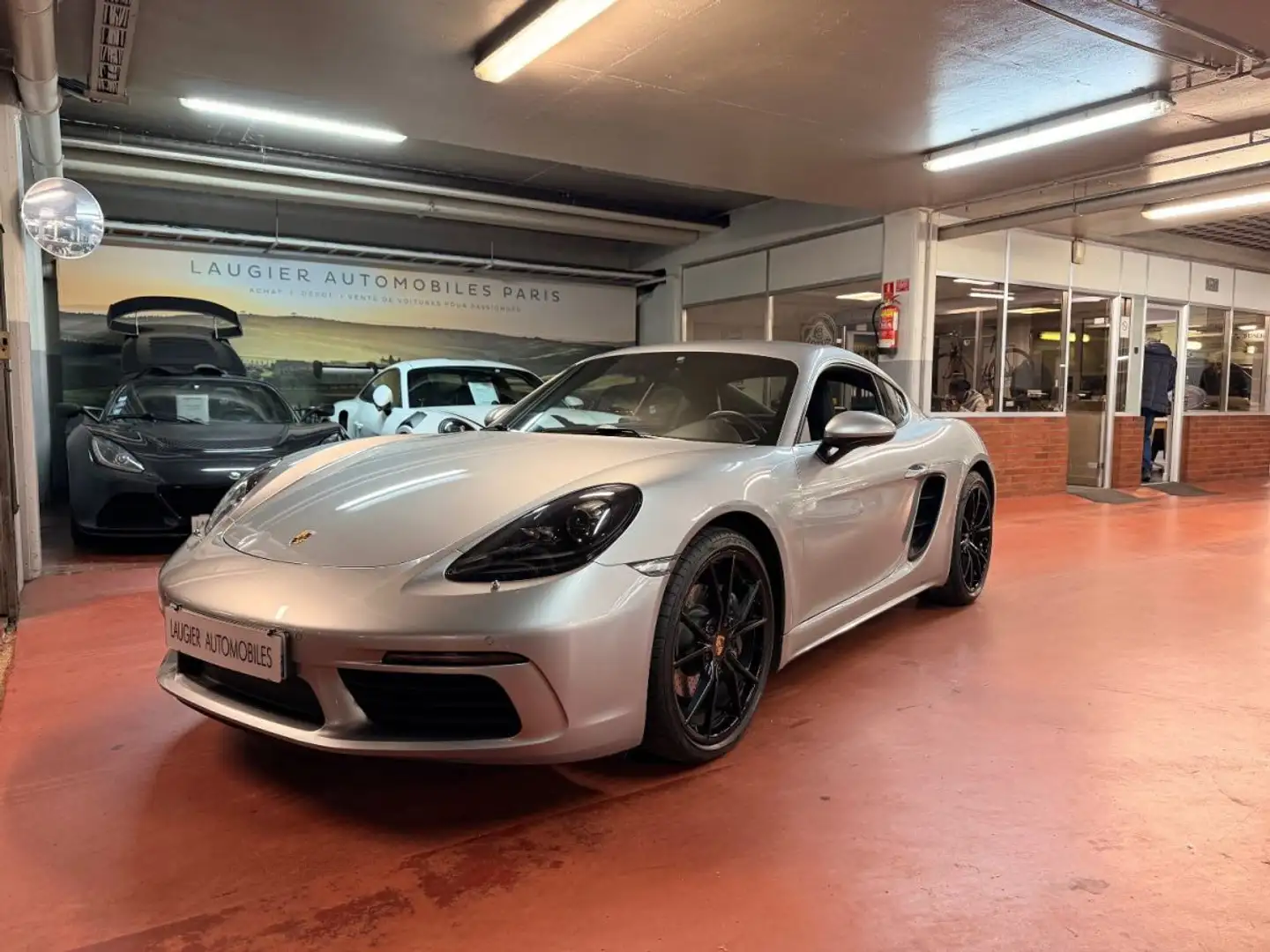 Porsche Cayman 300CH PDK Grau - 1